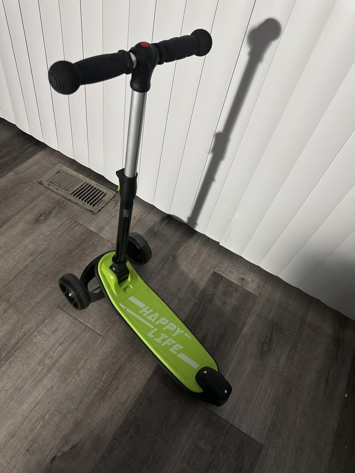 besrey 3 Wheel Scooter for Kids Ages 3-10 with 4 Adjustable Height customer photo 1