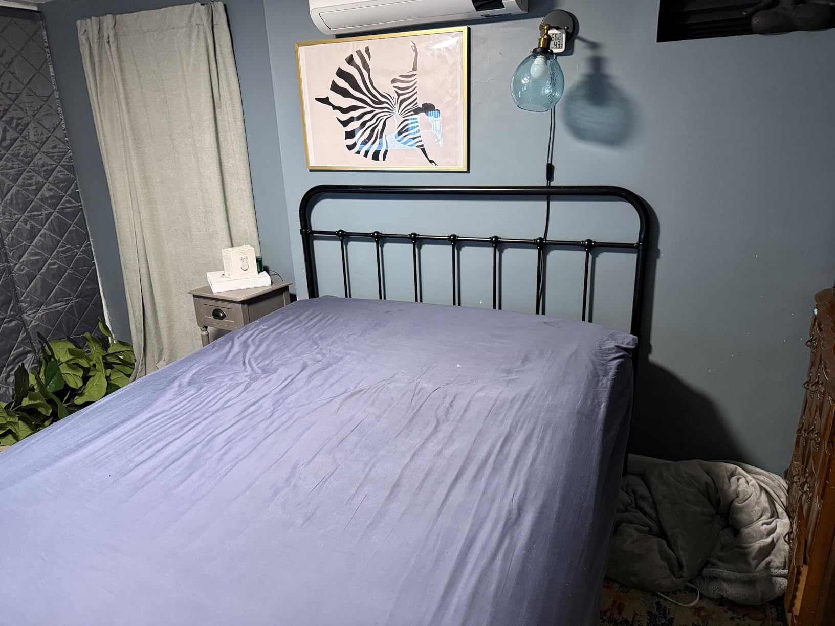 Allewie Queen Metal Bed Frame with Victorian Iron-Art Headboard, Black customer photo 1