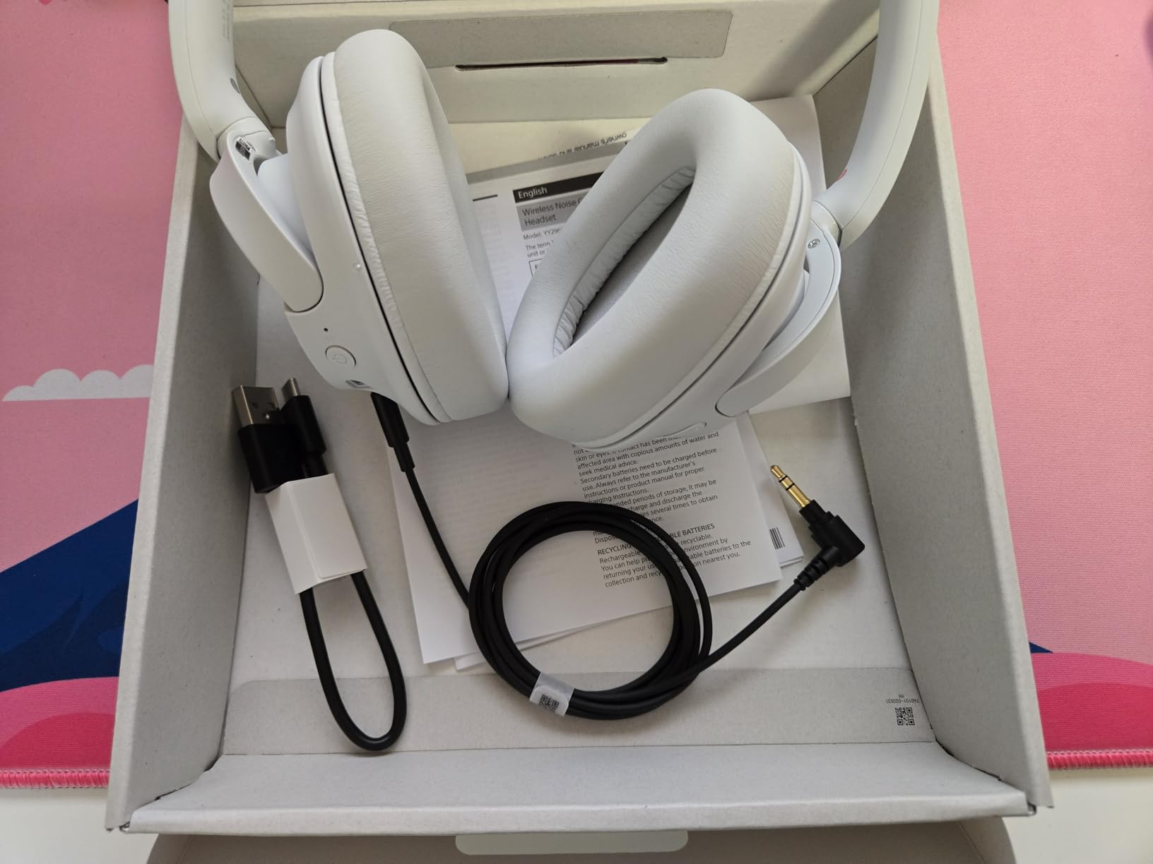 Sony WH-CH720N Wireless Noise Cancelling Over-Ear Headphones, White customer photo 2