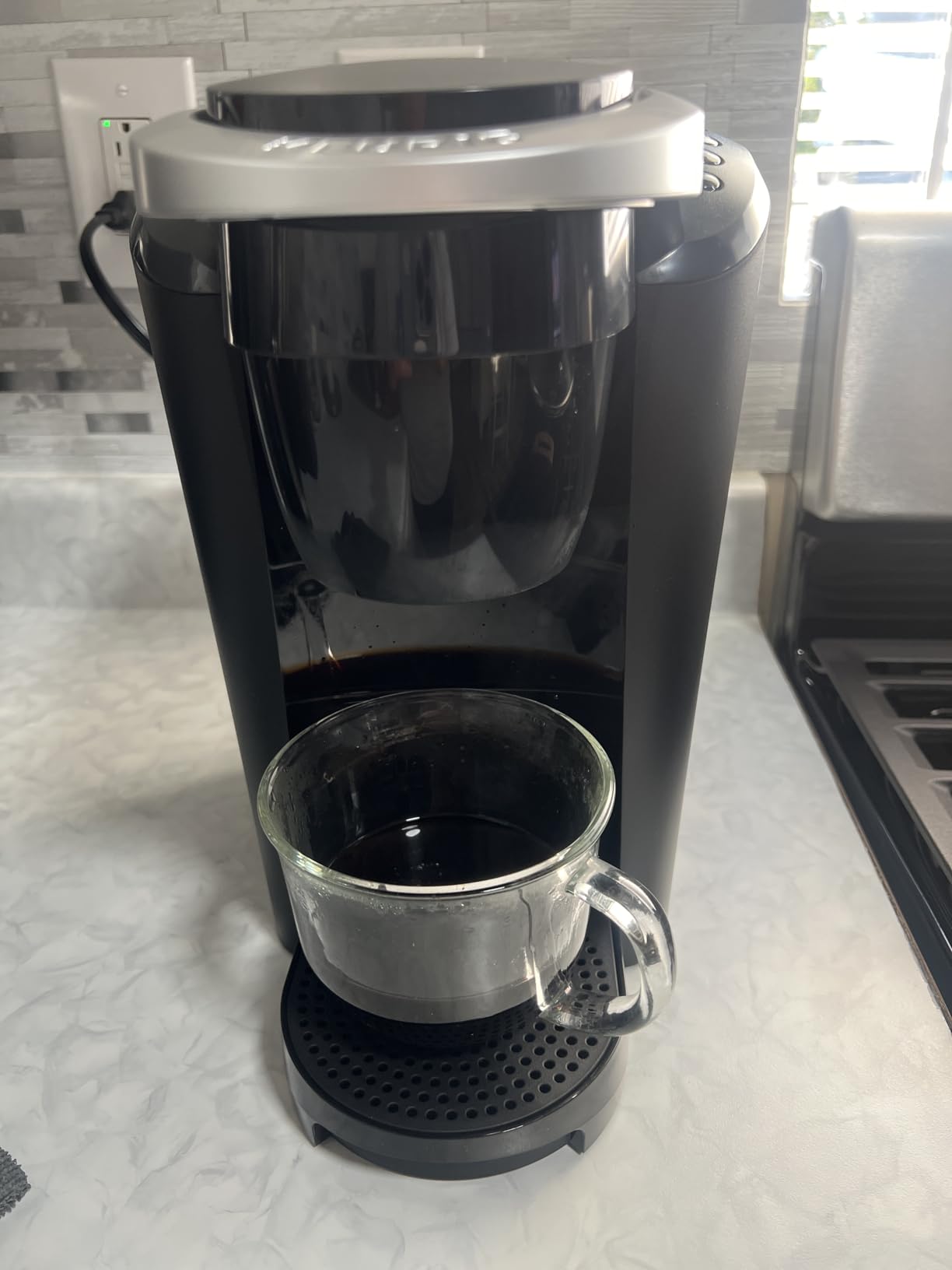 Keurig K-Compact Single-Serve K-Cup Pod Coffee Maker, with 3 Brew Sizes, Smart Start Feature, 36oz Removable Reservoir, Black customer photo 1