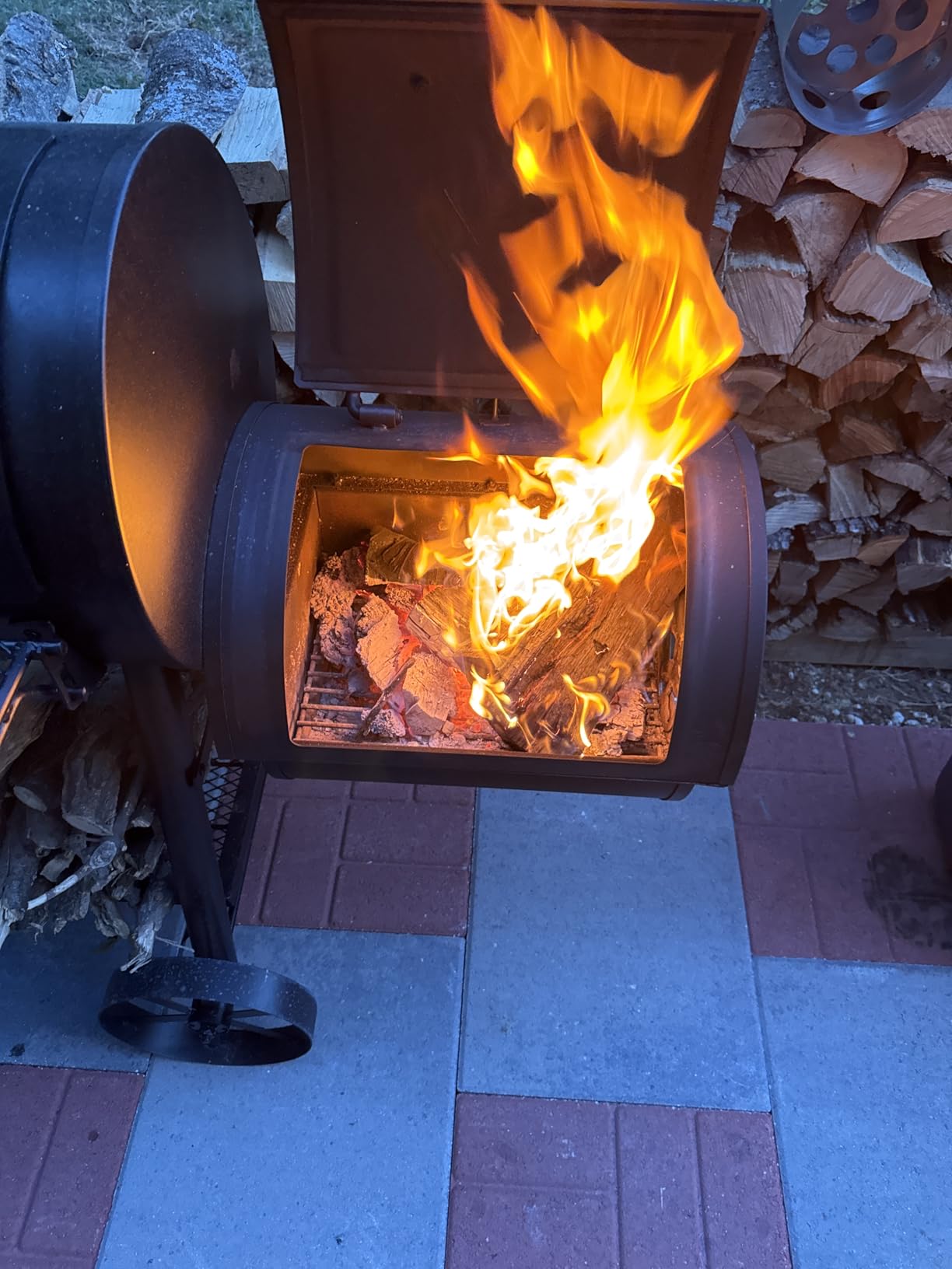 Sophia & William Charcoal Grills with Smoker Large 941 SQ.IN. Cooking Area customer photo 2