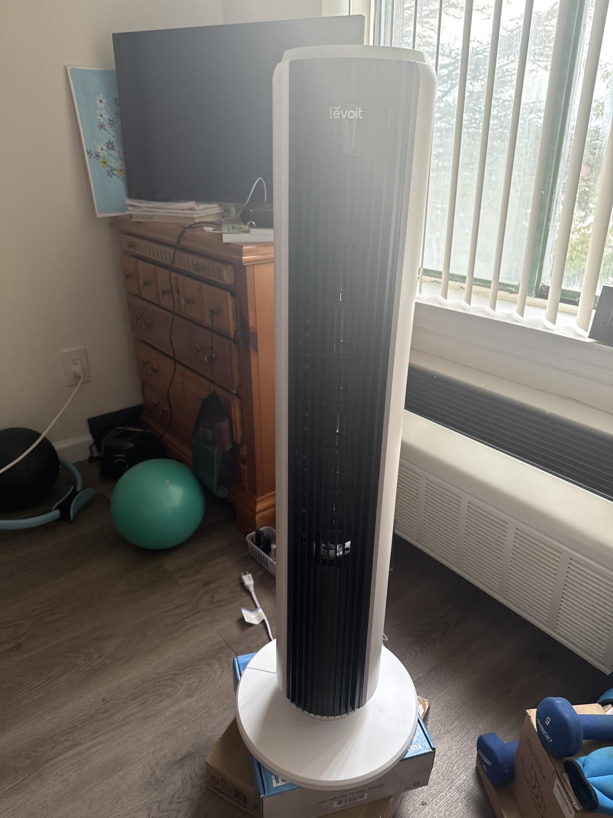 Levoit Tower Fan for Bedroom, 28ft/s Fans that Blow Cold Air, 28dB Quiet customer photo 1
