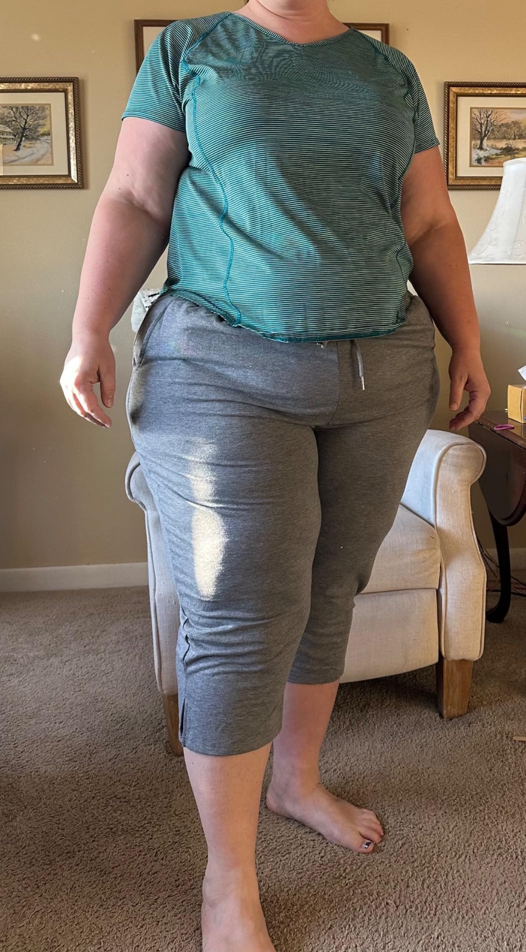 FOREYOND Plus Size Capri Pants for Women Loose Fit Yoga Pants with Pockets Workout Activewear Sweatpants customer photo 2