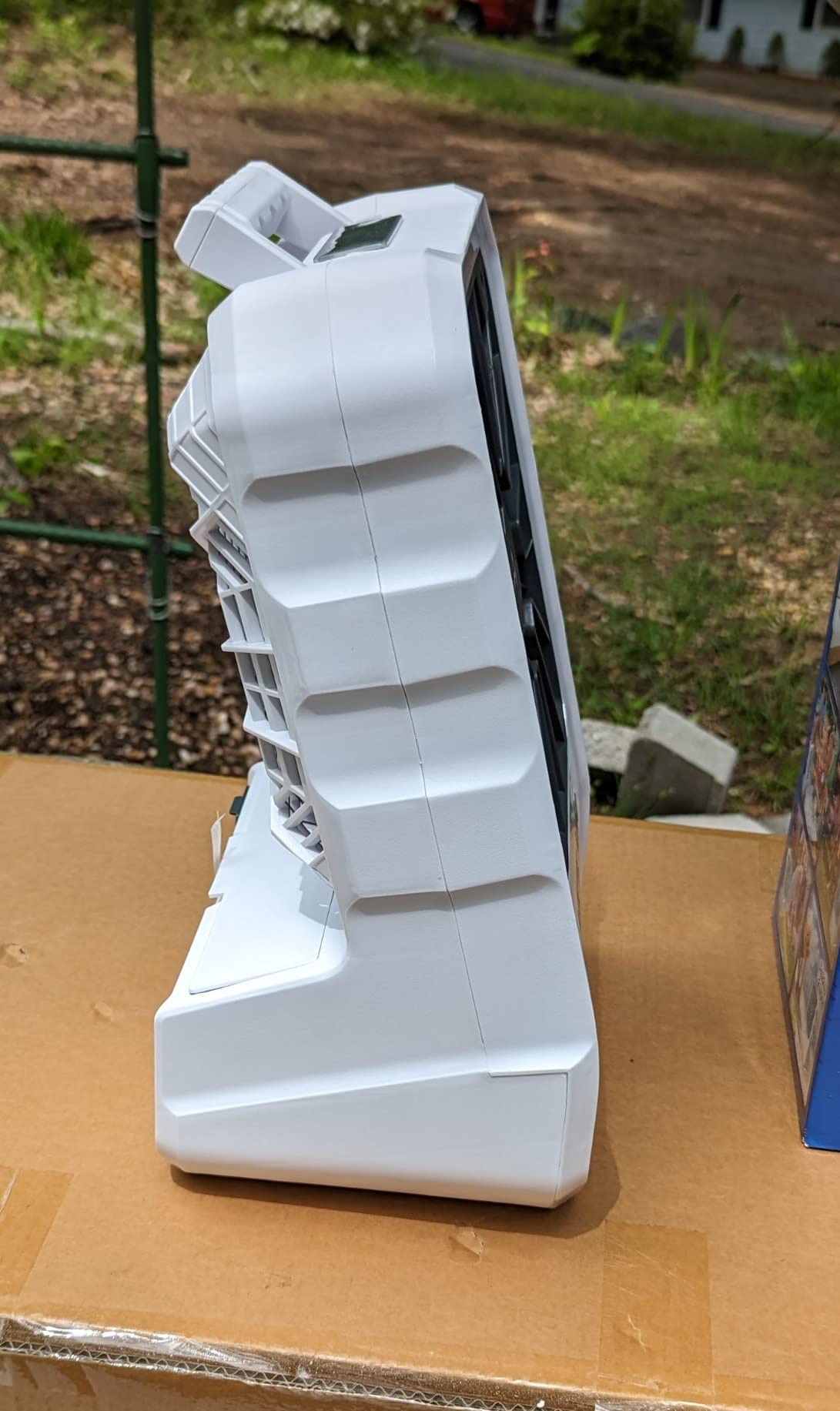 Arctic Air Outdoor Evaporative Cooler, Portable & Ultra-Quiet Air Cooler with 4 Fan Speeds, USB Rechargeable, 6-Hour Battery Life, Great for the Beach, Pool, Deck, Garden & More,White customer photo 2