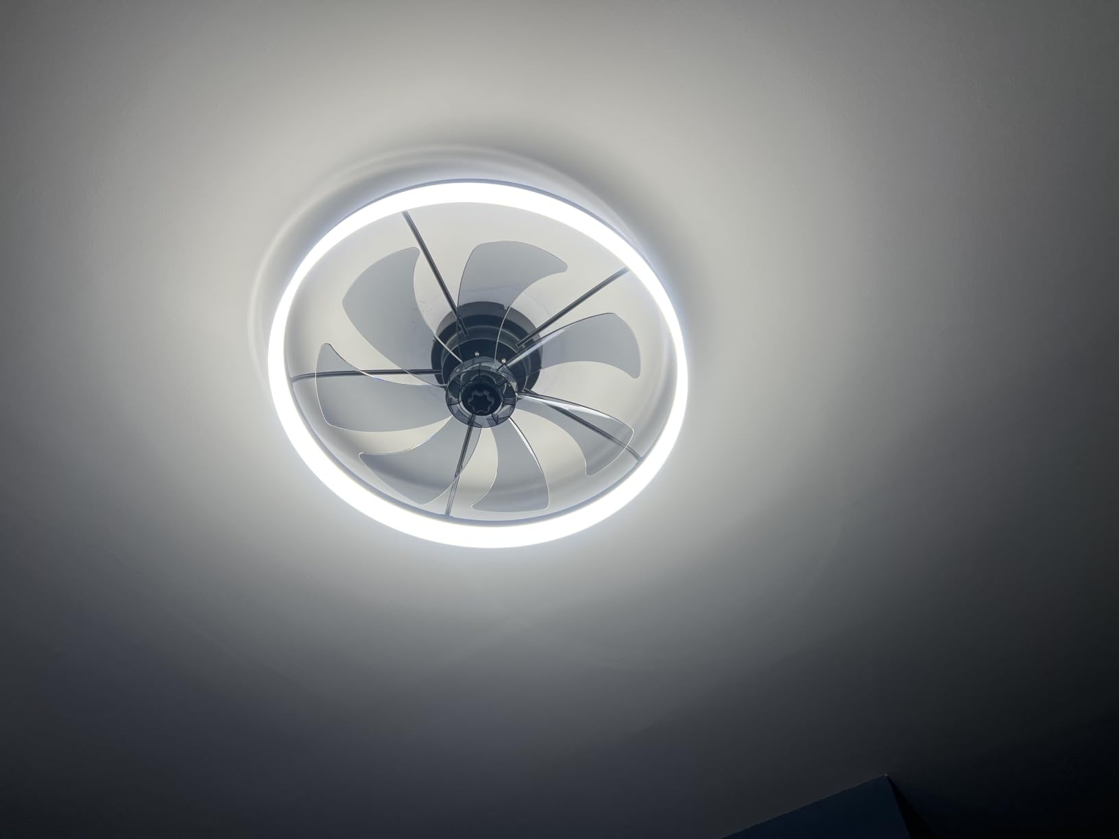 VOLISUN Low Profile Ceiling Fans with Lights and Remote, Fandelier Ceiling Fan Flush Mount, 3000K-6500K Smart Bladeless LED Fan Light, Black Modern Ceiling Fans with Lights for Bedroom customer photo 2