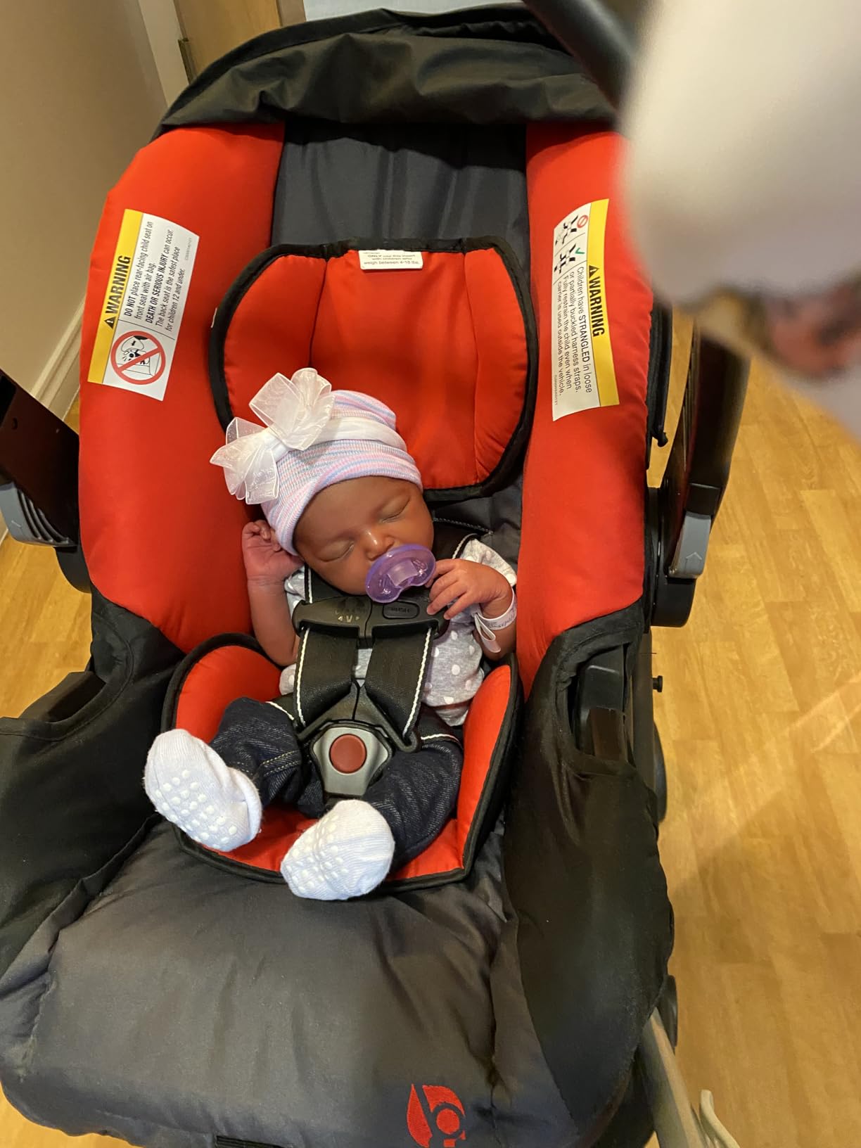 Baby Trend EZ-Lift™ Plus Infant Car Seat, Dash Black – Newborn Comfort Padding, Lightweight Carry Build, Adjustable Harness System customer photo 2