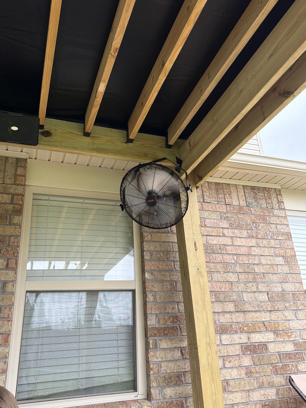 VEVOR 30 Inch Wall-Mount Misting Fan 3-speed IP44 Waterproof Oscillating customer photo 1