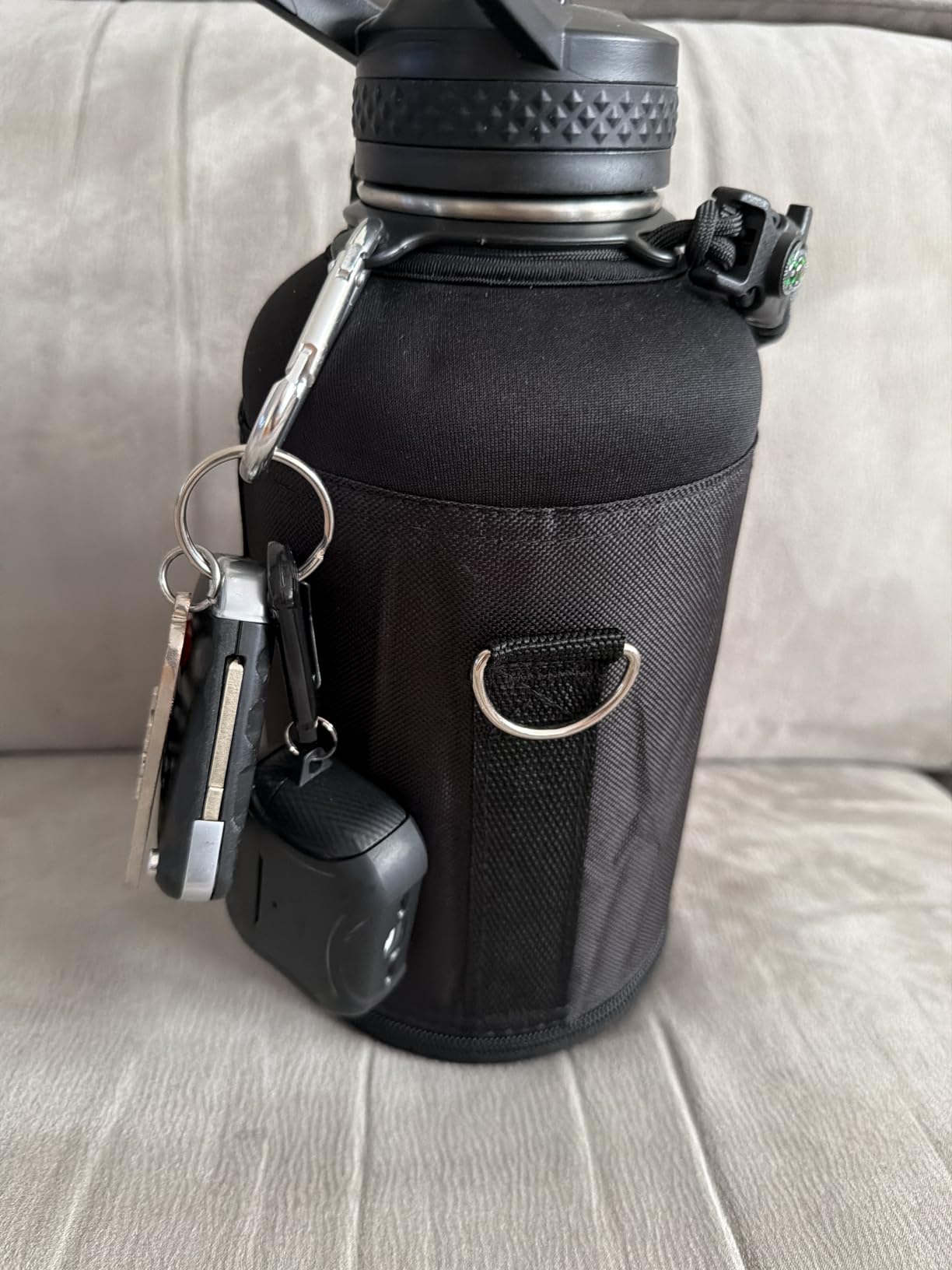RAYMYLO Insulated Water Bottle 64 oz, Triple Wall Vacuum Stainless Steel customer photo 2