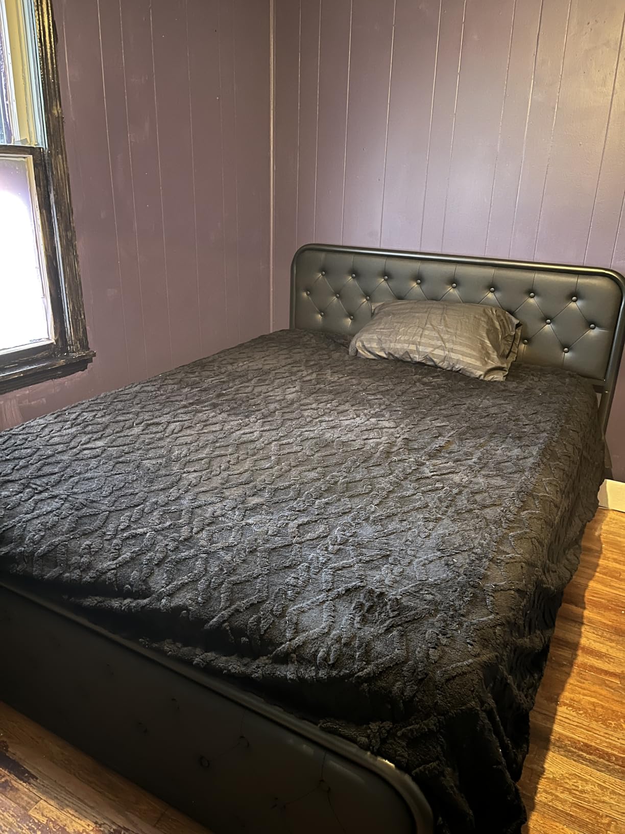 Feonase Queen Size Bed Frame, Heavy Duty Bed Frame with Faux Leather Headboard, Upholstered Platform Bed with Strong Metal Slats, 12