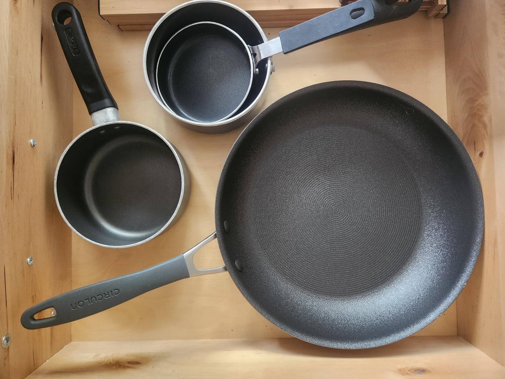 Circulon A1 Series Induction Pots and Pans Cookware Set, 9-Piece, Graphite customer photo 2