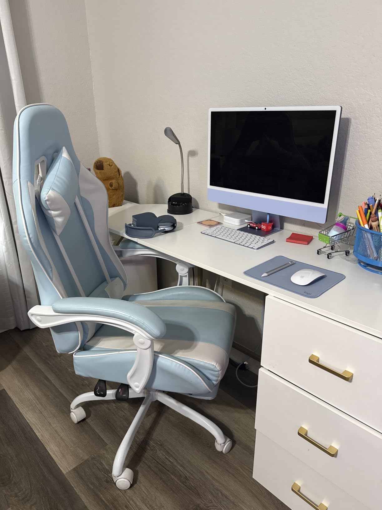Homall Gaming Chair, Video Game Chair with Footrest and Massage Lumbar Support, Ergonomic Computer Chair Height Adjustable with Swivel Seat and Headrest (White) customer photo 1