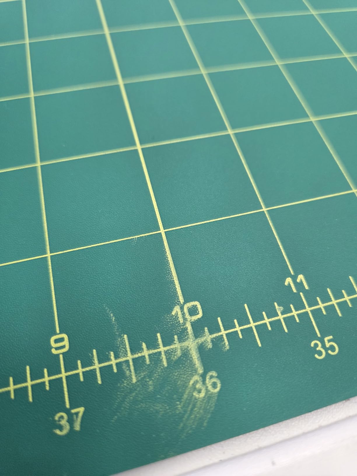 NEWBRAUG 36'' x 48'' Large Self Healing Cutting Double Sided 5-Ply Mat, Big Cutting Board for Rotary Cutting, Quilting, Sewing, Craft, Fabric & Scrapbooking (Green/Black) customer photo 1