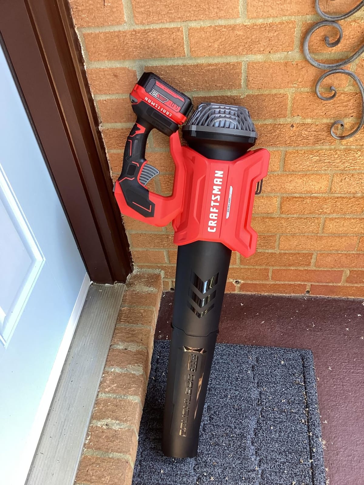 CRAFTSMAN Leaf Blower Cordless with Battery and Charger V20 RP, Up to 110 MPH Power, Handheld Electric Leaf Blower, Brushless Motor, Lightweight, 5.0Ah (CMCBL730P1) customer photo 2