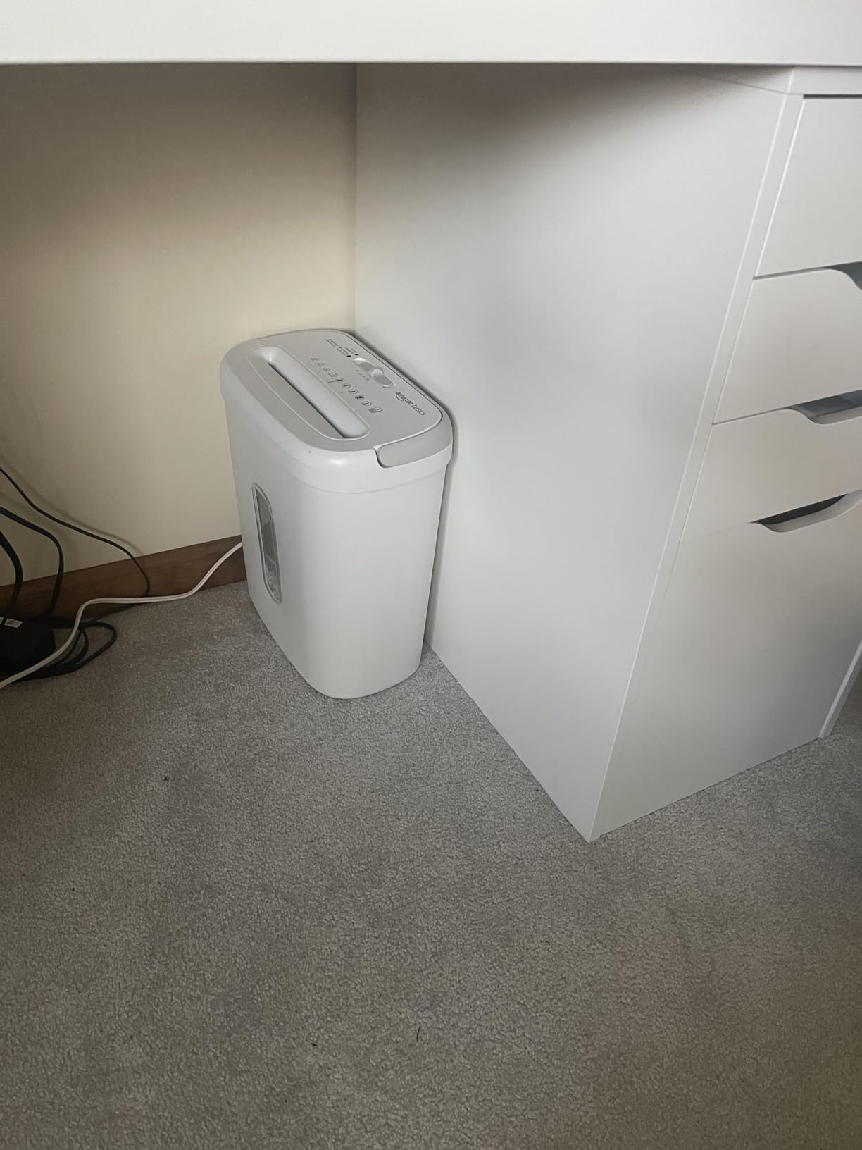 Amazon Basics 8-Sheet Cross Cut Paper and Credit Card Shredder for Security, Heavy Duty, White customer photo 2
