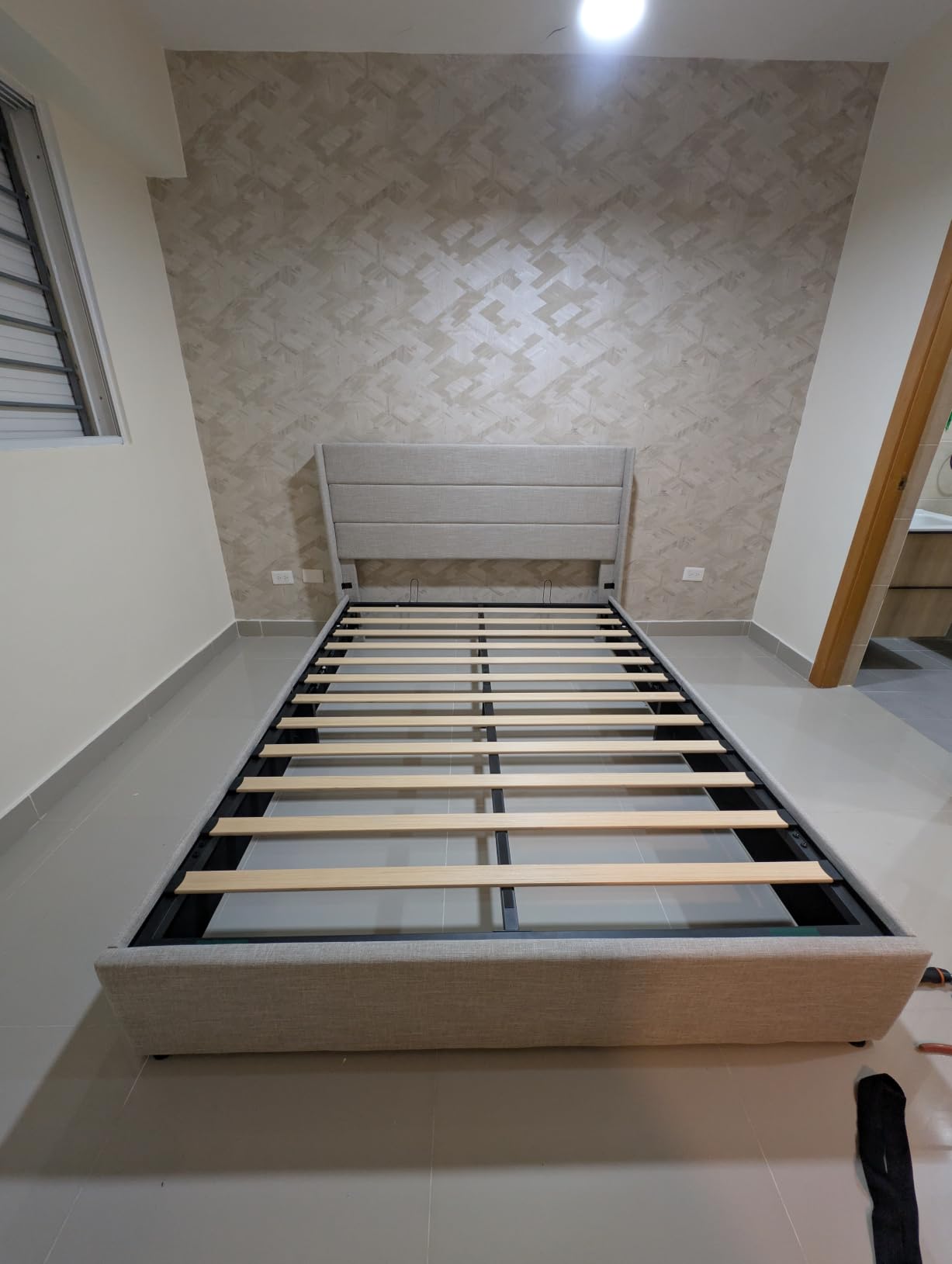 Allewie Queen Size Lift Up Hydraulic Storage Bed Frame Light Beige customer photo 2