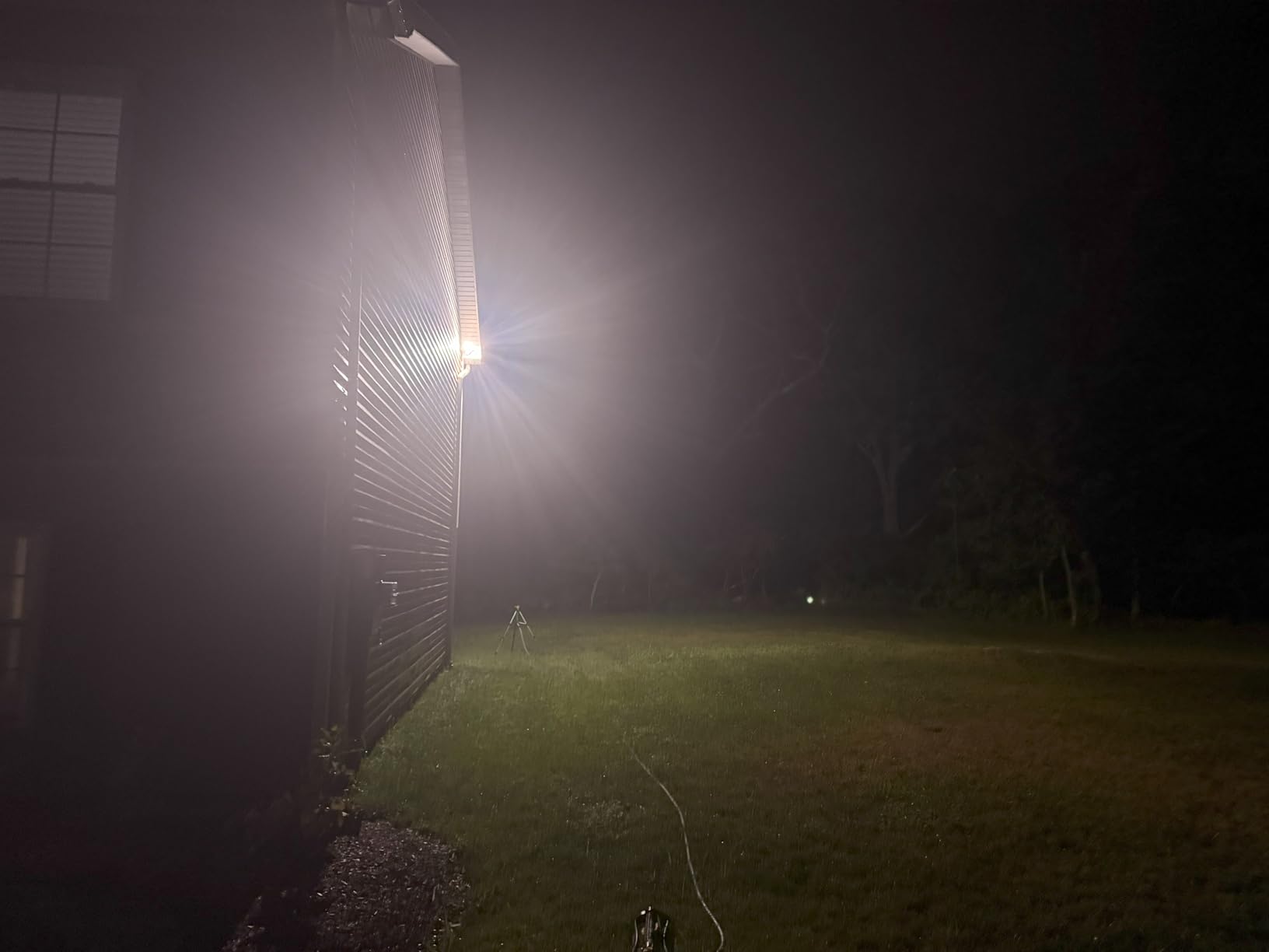 WYZE Floodlight Camera v2, 2K HD Outdoor Security Camera with 2800 Lumens customer photo 2