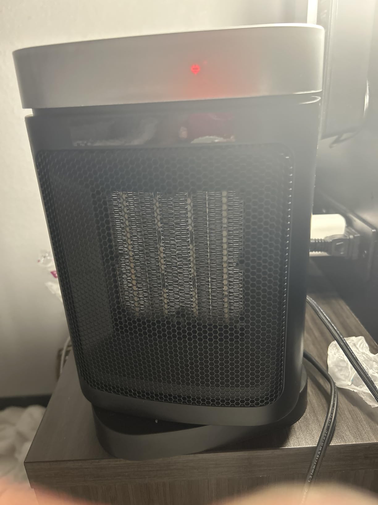 JIBUFI Portable Space Heater for Indoor Use with 70° Oscillation and Remote customer photo 1