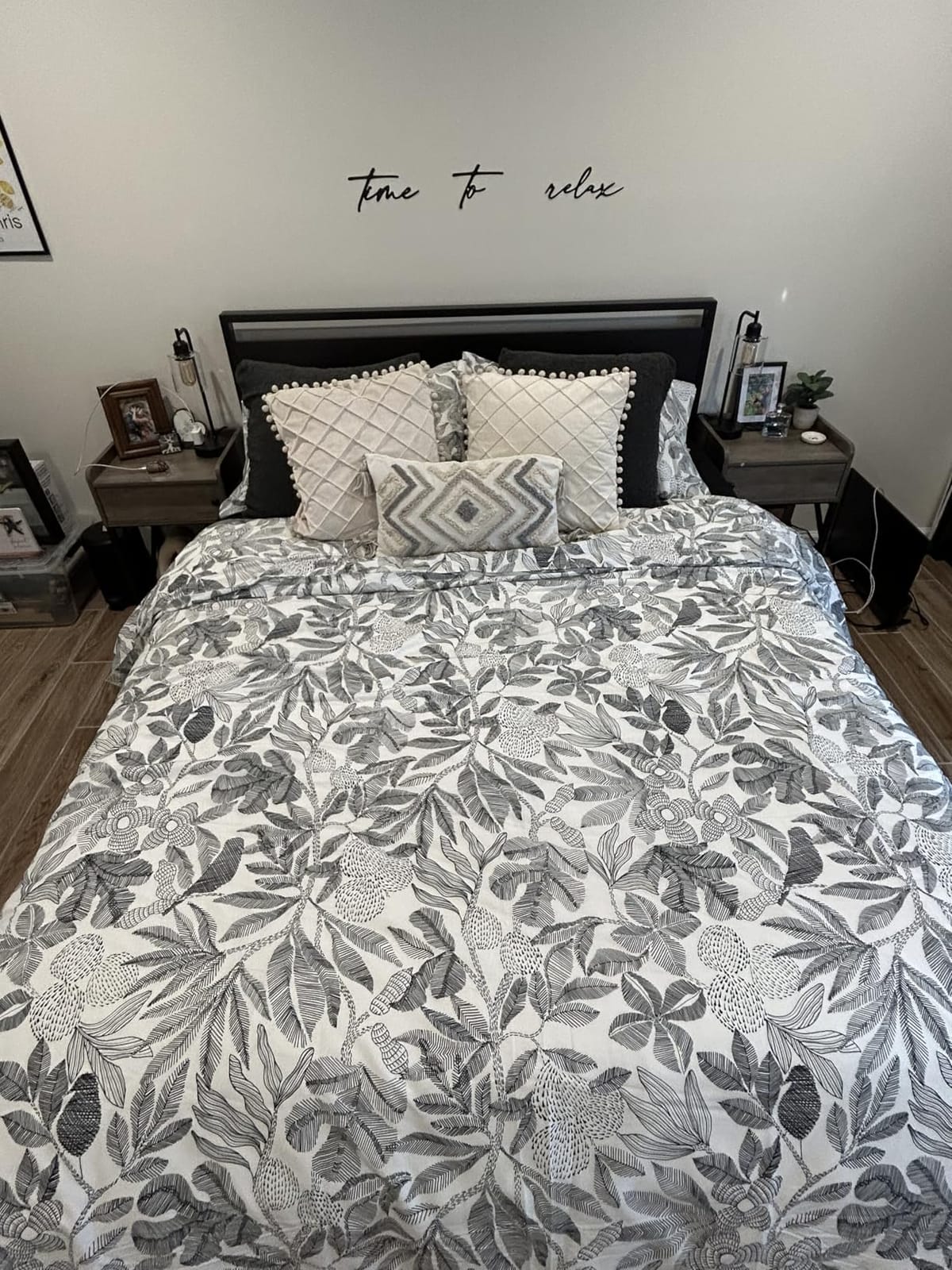 Allewie Queen Size Bed Frame, Heavy Duty 12 Metal Slats Support, Black Oak customer photo 2