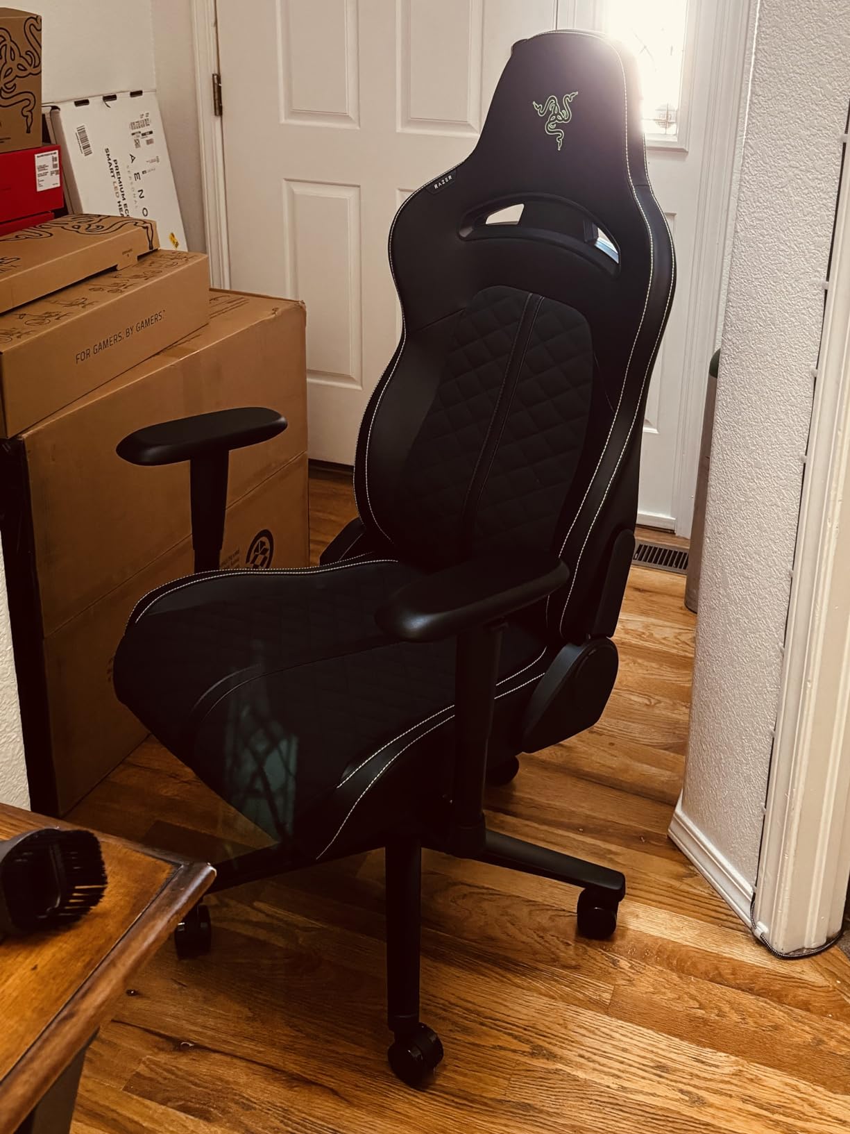 Razer Enki X Essential Gaming Chair, All-Day Comfort, Black customer photo 2