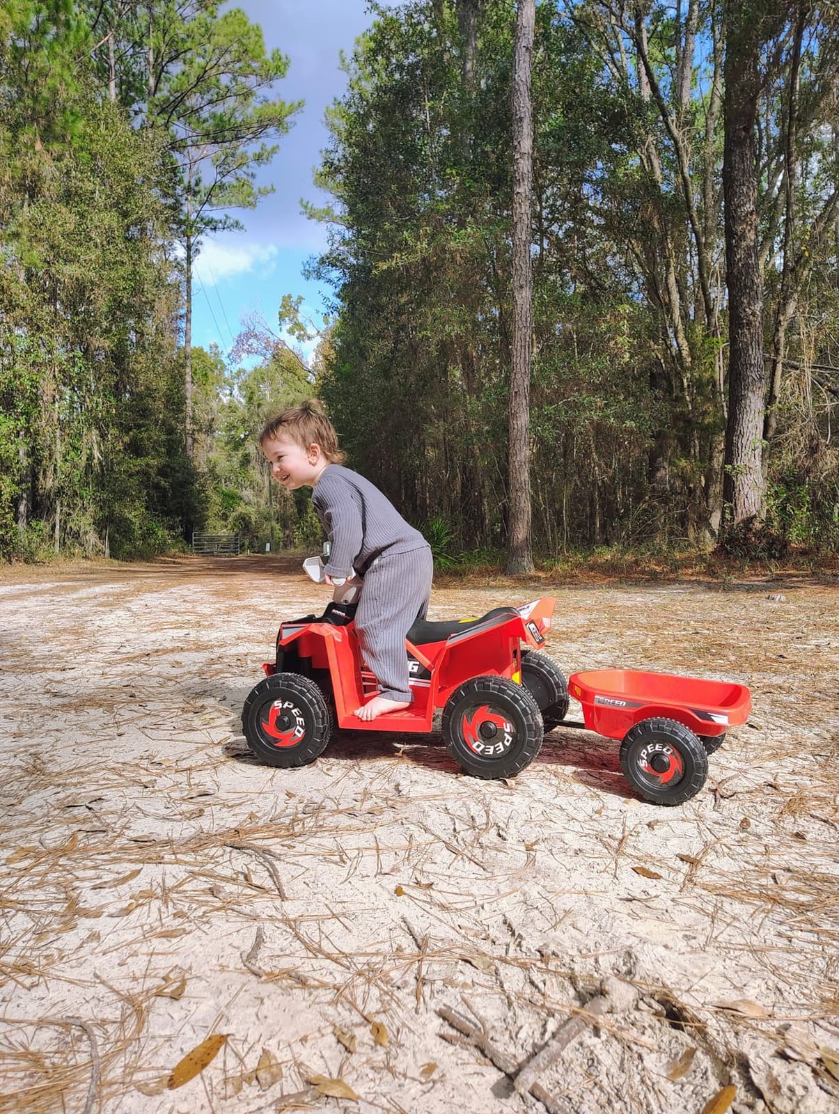 Aosom Kids ATV Quad Car with Back Trailer for Ages 18-36 Months 6V Red customer photo 1