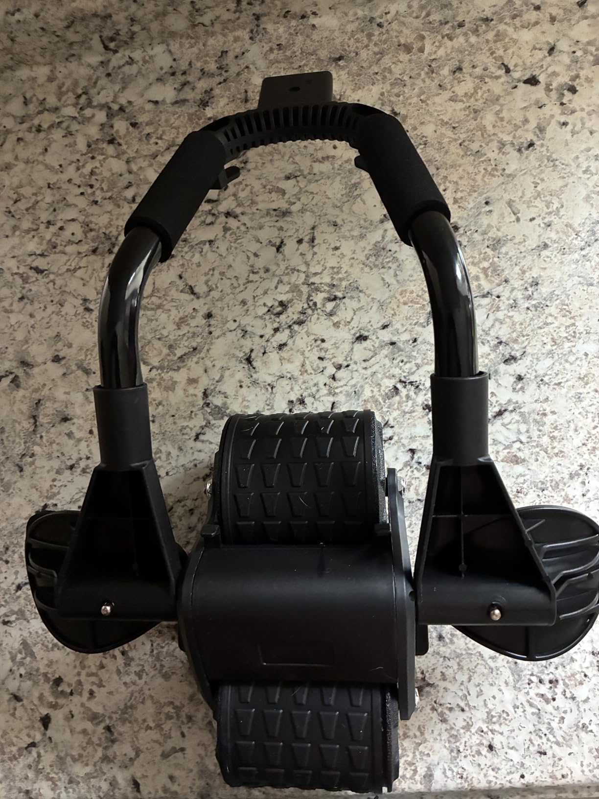 Ab Roller Wheel with Elbow Support, Auto Rebound Abdominal Muscle Trainer customer photo 1