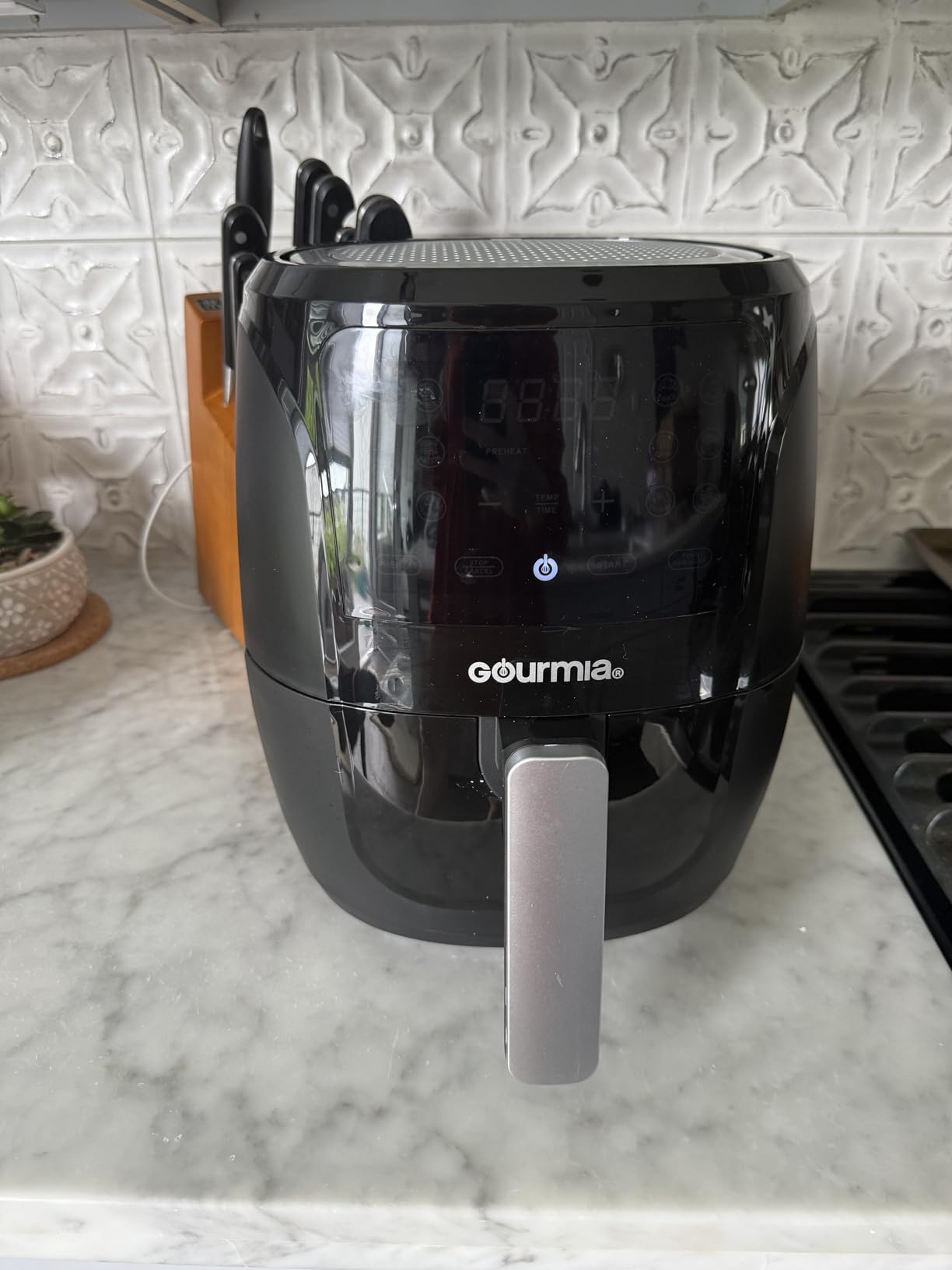 Gourmia Air Fryer - 4 Qt Basket Capacity, 12 Cooking Presets, Black customer photo 1