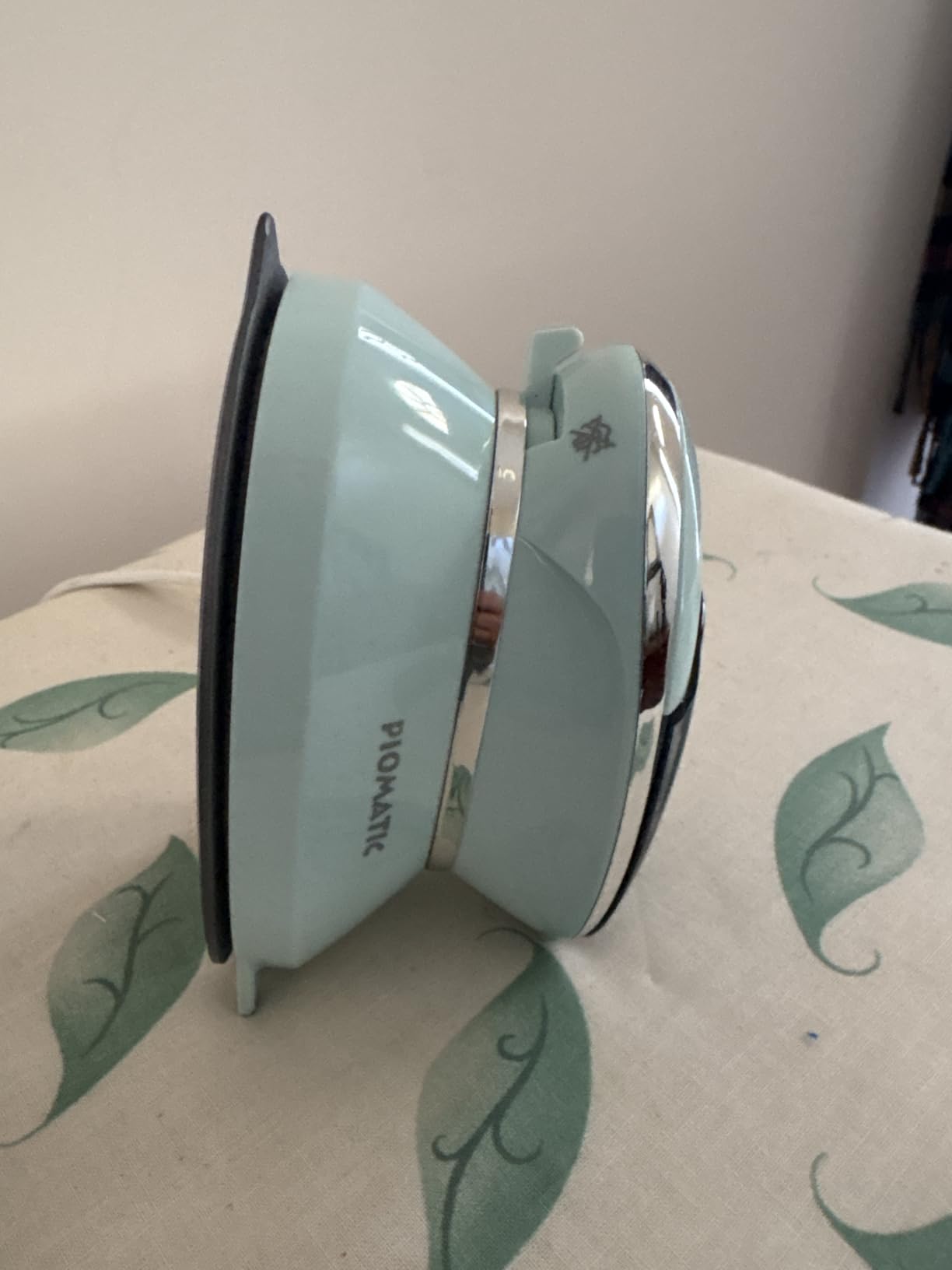 PIOMATIC Travel Iron Mini with Steam for Clothes with Dual Voltage customer photo 2