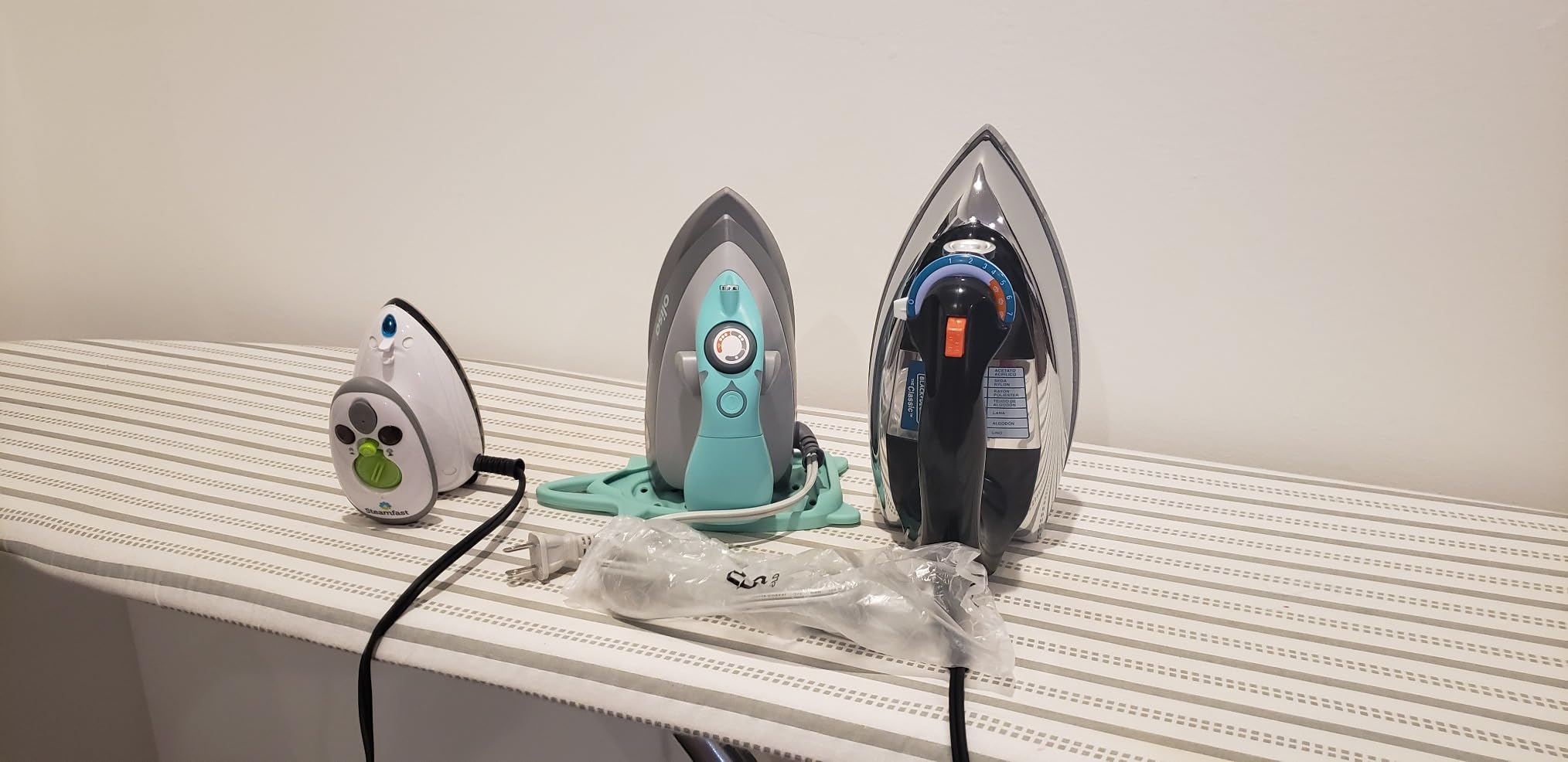oliso M3Pro Project Mini Steam Iron - Sewing, Quilting, Travel - Coral | 1000W Ceramic Soleplate, LED Light, Craft and Travel Steam Iron, Auto-Off, Dual Voltage 120V/220V, Portable, Compact customer photo 2