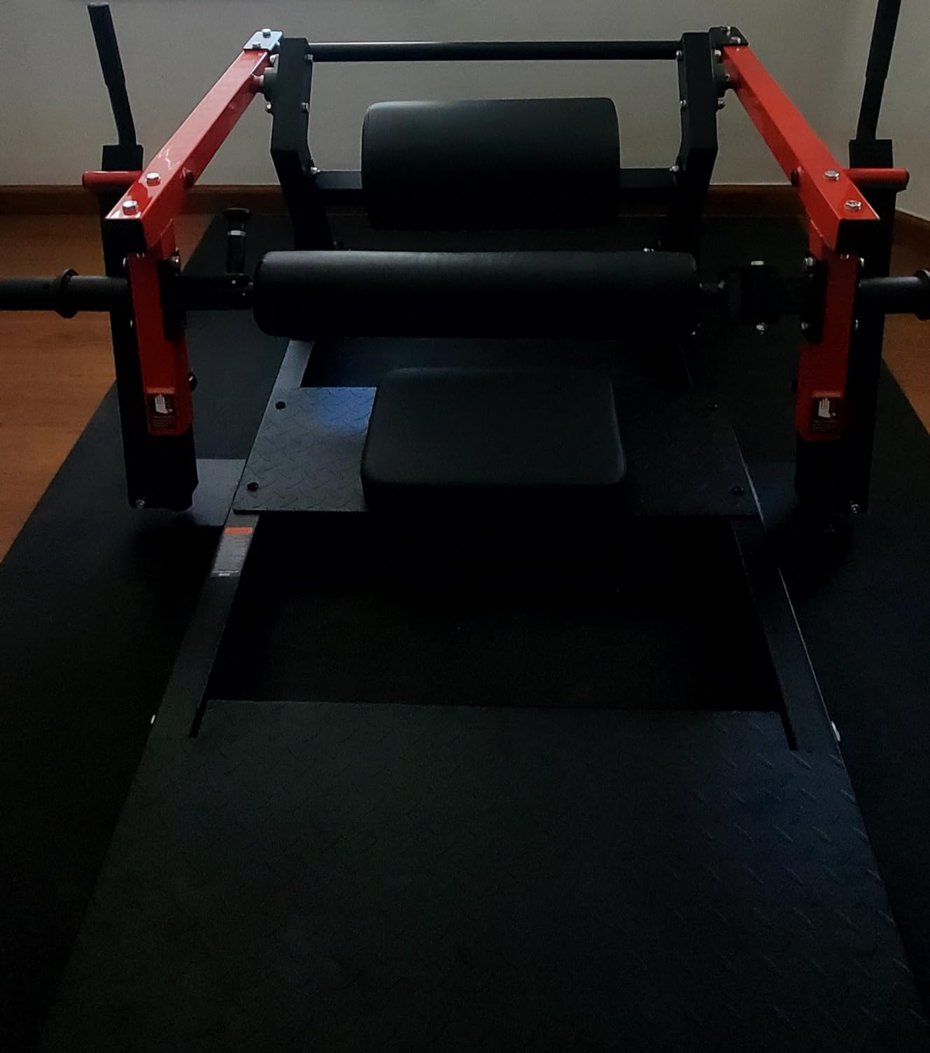 GMWD Hip Thrust Machine, 800LBS Plate-Loaded Glute Bridge Machine with Weight Holder, Heavy Duty Butt Exercise Equipment for Glute Muscles Building and Butt Shaping, Adjustable Footboard customer photo 1