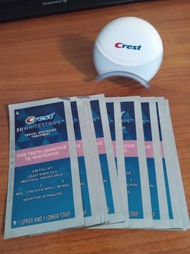 Crest 3D Whitestrips Sensitive & Gentle + LED Light – Teeth Whitening Kit, 1 Light + 14 Treatments, Each with 1 Upper/1Lower, 28 Strips – Crest 3DWhite Teeth Whitening Strips customer photo 1