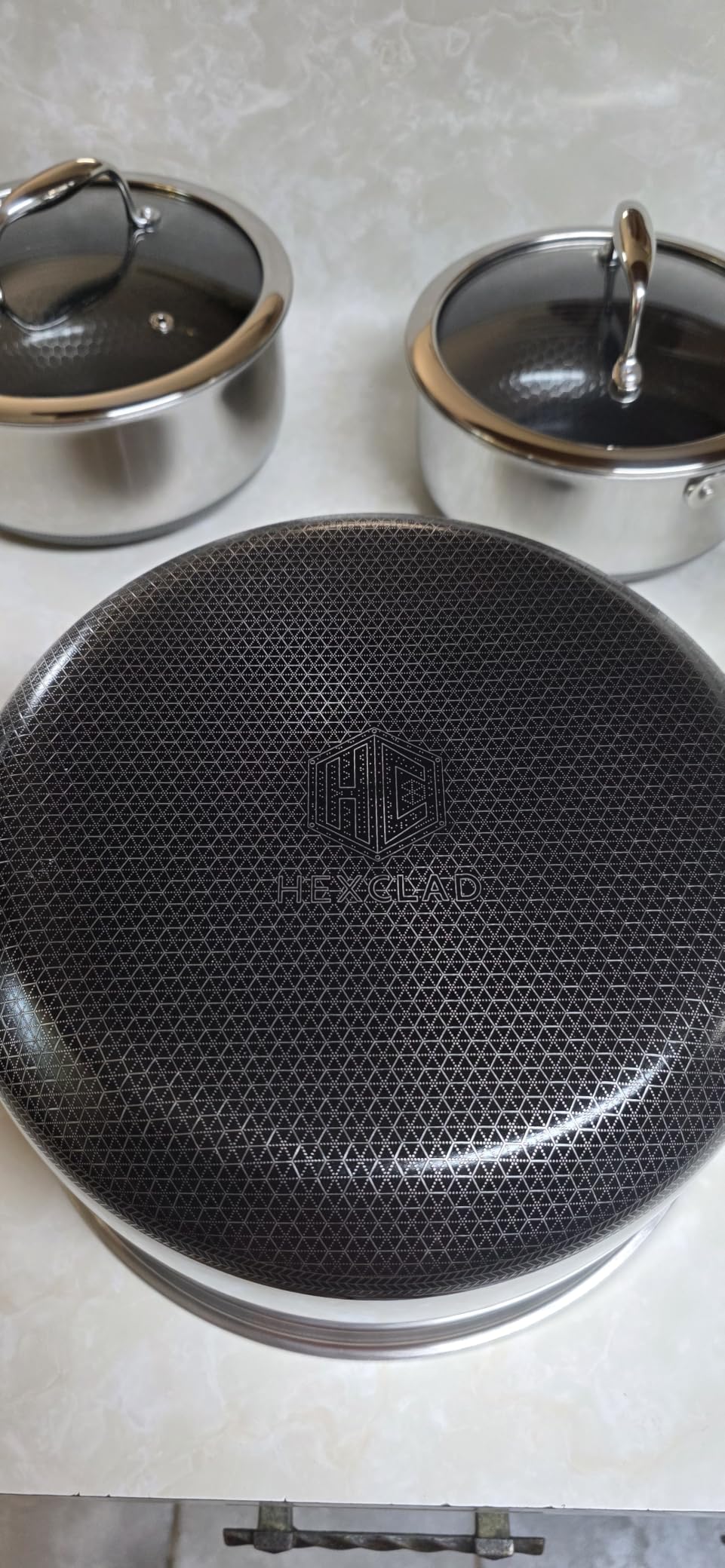 HexClad Hybrid Nonstick 6 Pc Pot Set & Trivets, 2, 3, and 8-Qt Pots & Lids customer photo 2
