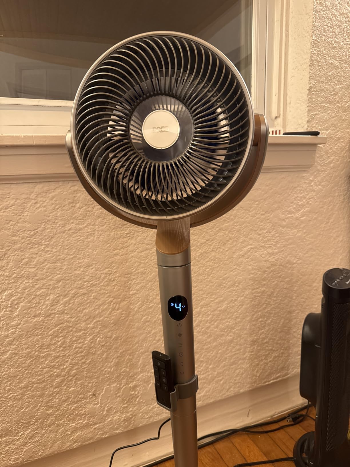 DREO Smart Fan for Bedroom,120°+120° Standing Fan, Quiet Oscillating Fan customer photo 2