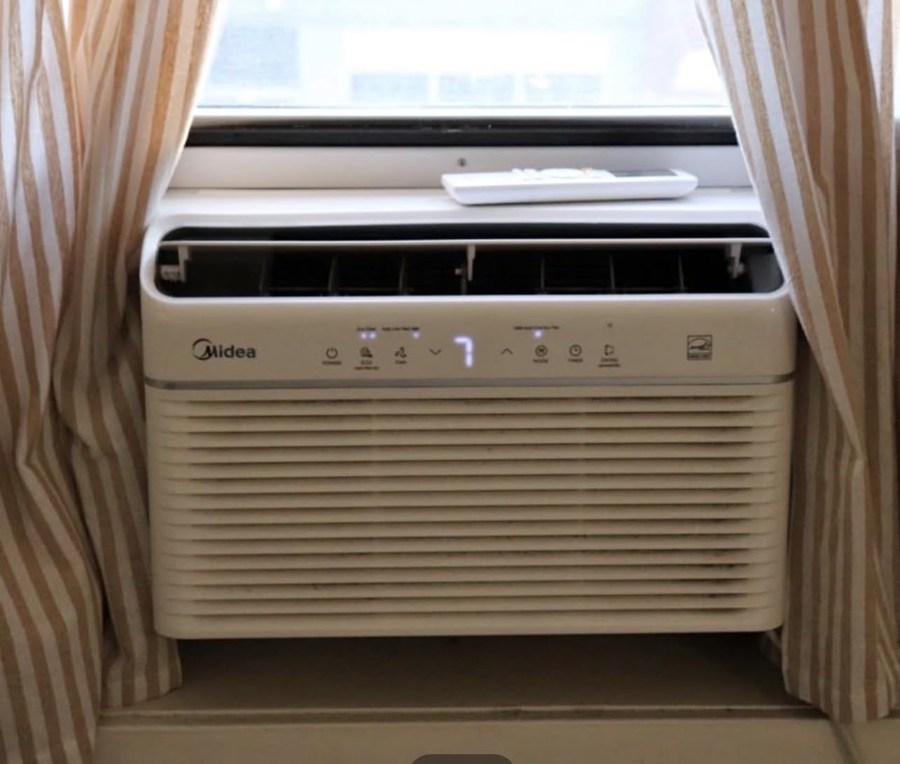 Midea 8,000 BTU Smart Inverter Air Conditioner Window Unit with Heat and Dehumidifier – Cools up to 350 Sq. Ft., Energy Star Rated, Quiet Operation, Electronic Controls, Remote Control, White customer photo 2