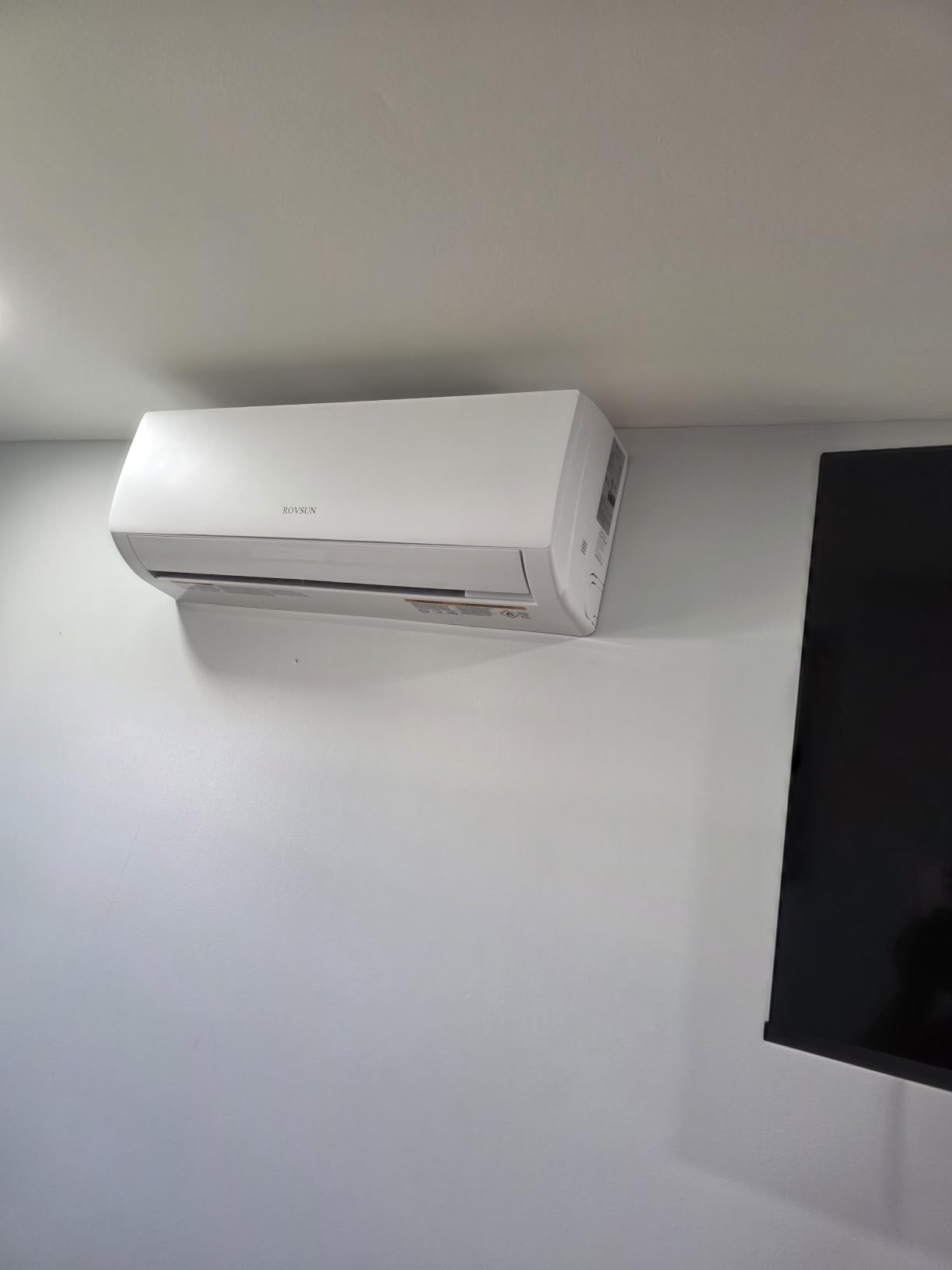 ROVSUN 3 Zone 28000 BTU (9K/9K/9K) Mini Split AC/Heating System, 20 SEER2 Tri Zone Ductless Wall Mounted Air Conditioner with Pre-Charged Condenser, Heat Pump & 25Ft Line Set, 208-230V customer photo 1