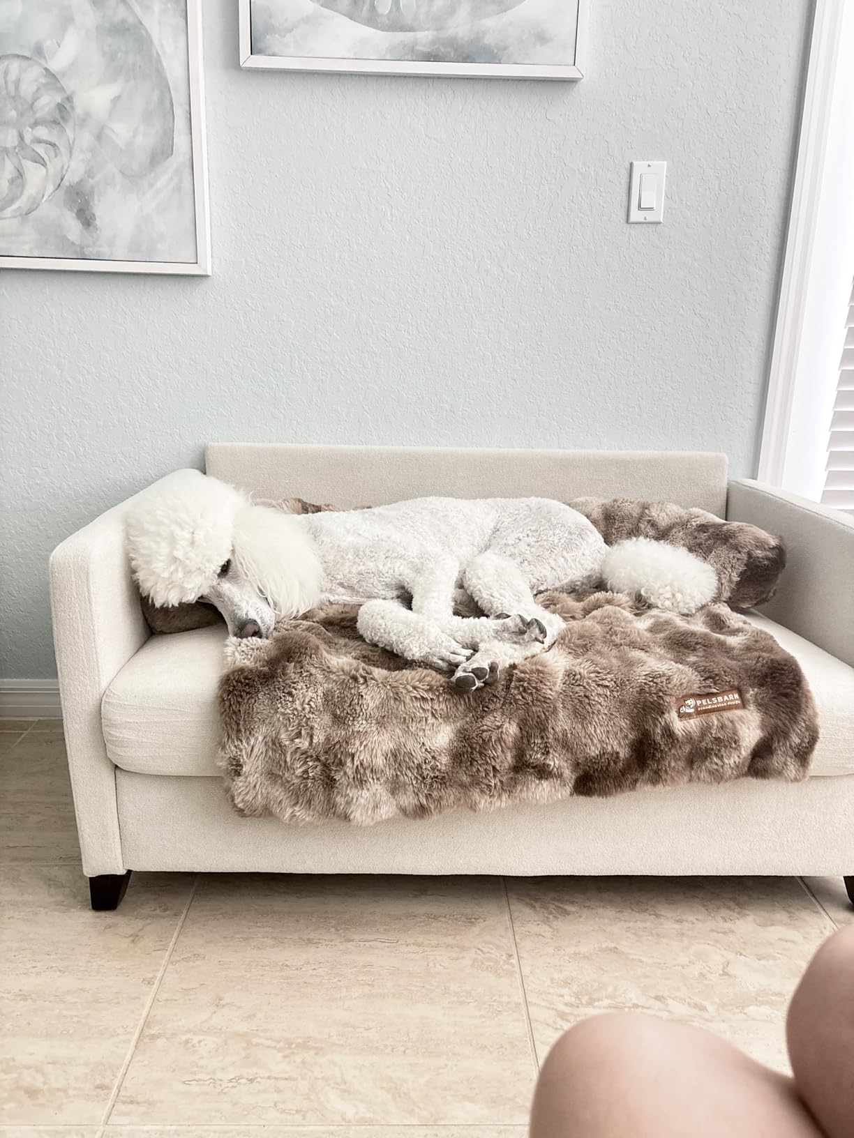 Welzona Loveseat, 51