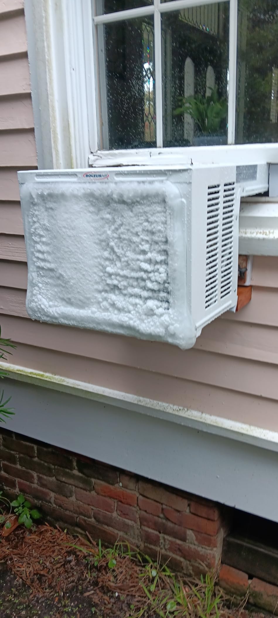 Soleus Air 12,000 BTU Window Air Conditioner with 10,000 BTU Heater, Cooling, 115 Volts, 12.5