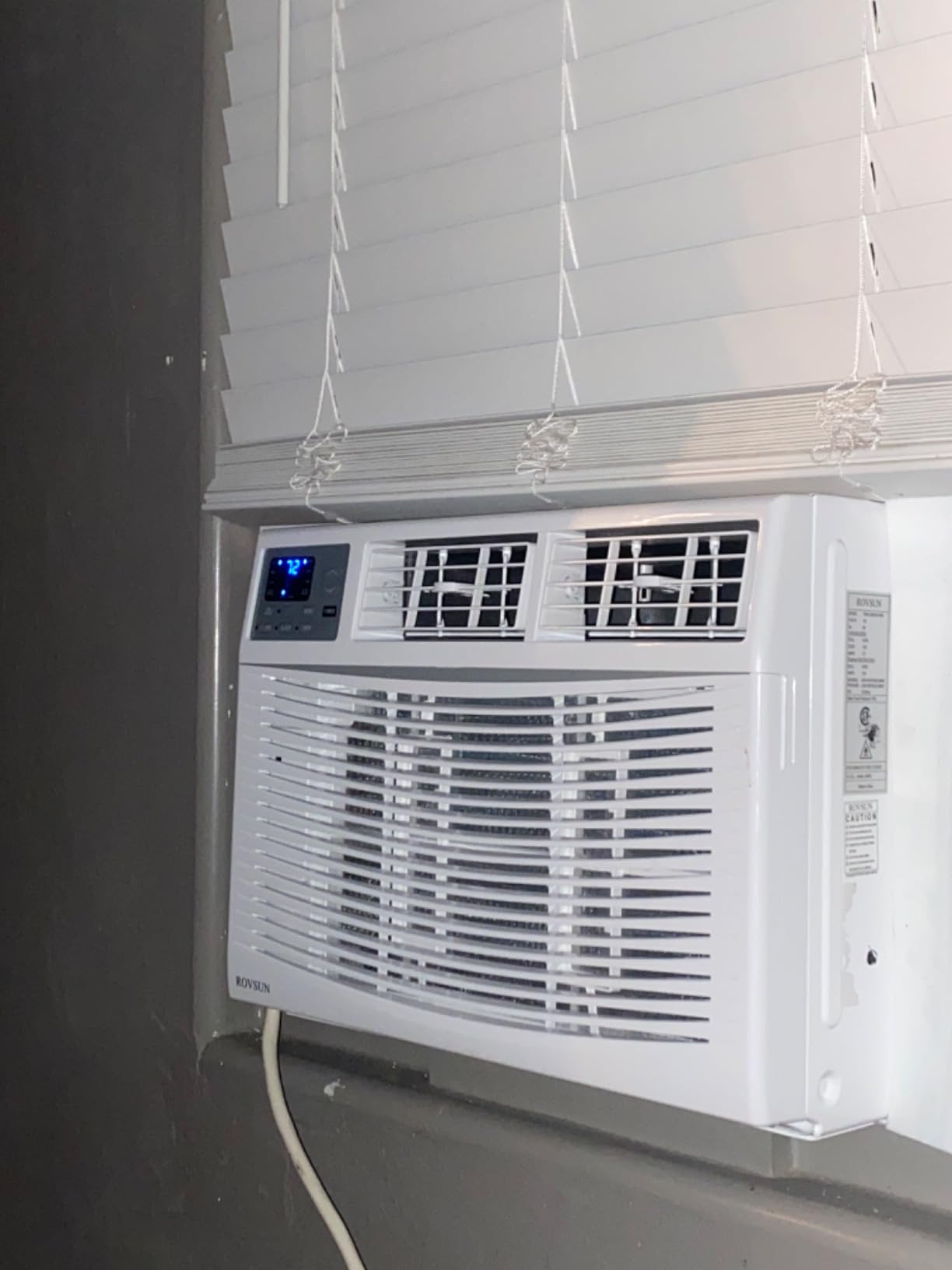 ROVSUN 12000 BTU Air Conditioner Window Unit with Heat, 4-in-1 Window AC Unit Cooler, Heater, Dehumidifier & Fan with Timer, Remote Control & Installation Kit for Rooms up to 550 Sq. Ft, 208/230V customer photo 2