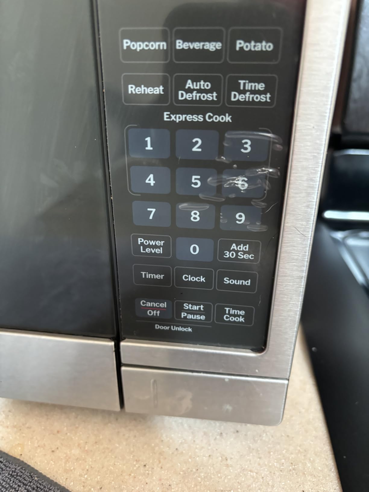 GE Countertop Microwave Oven, 700 Watt, 0.7 Cu. Ft., Black, GCST07N1WBB customer photo 2