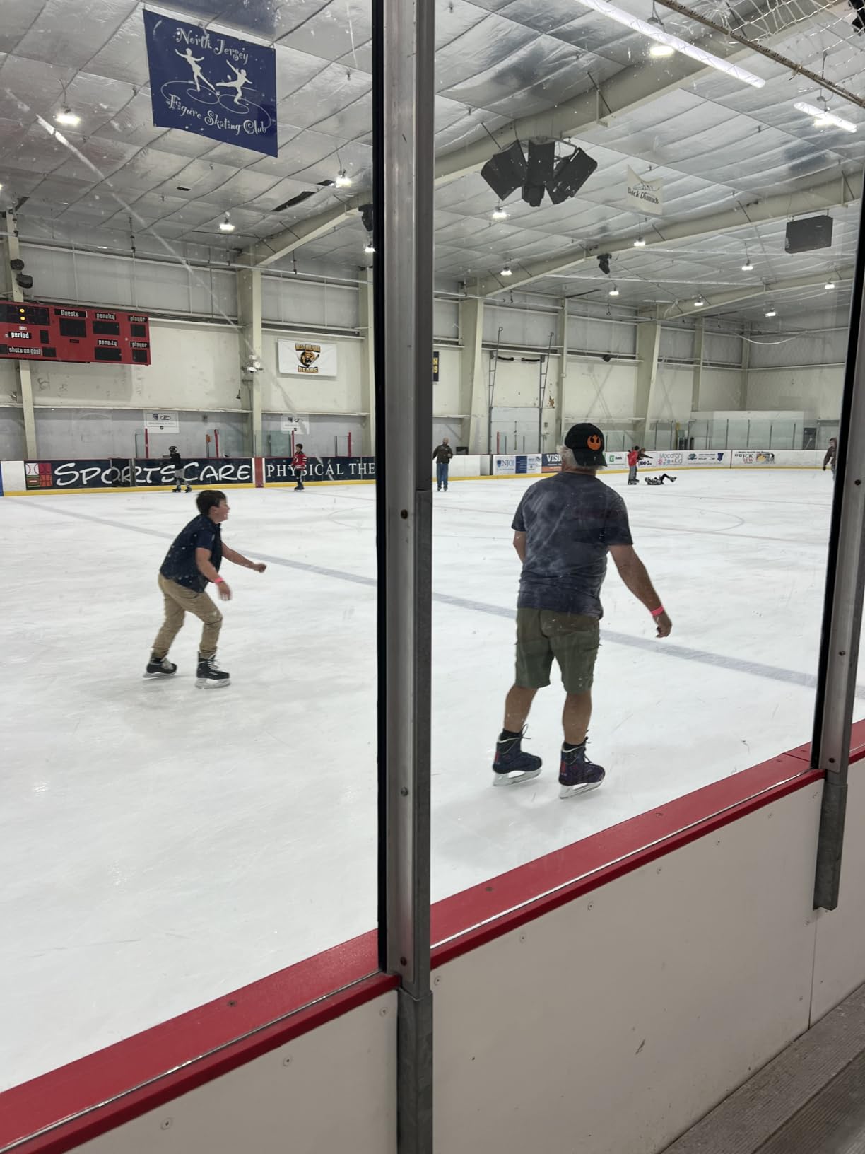 5th Element Stealth Men’s Recreational Ice Hockey Skates – True-to-Size customer photo 1