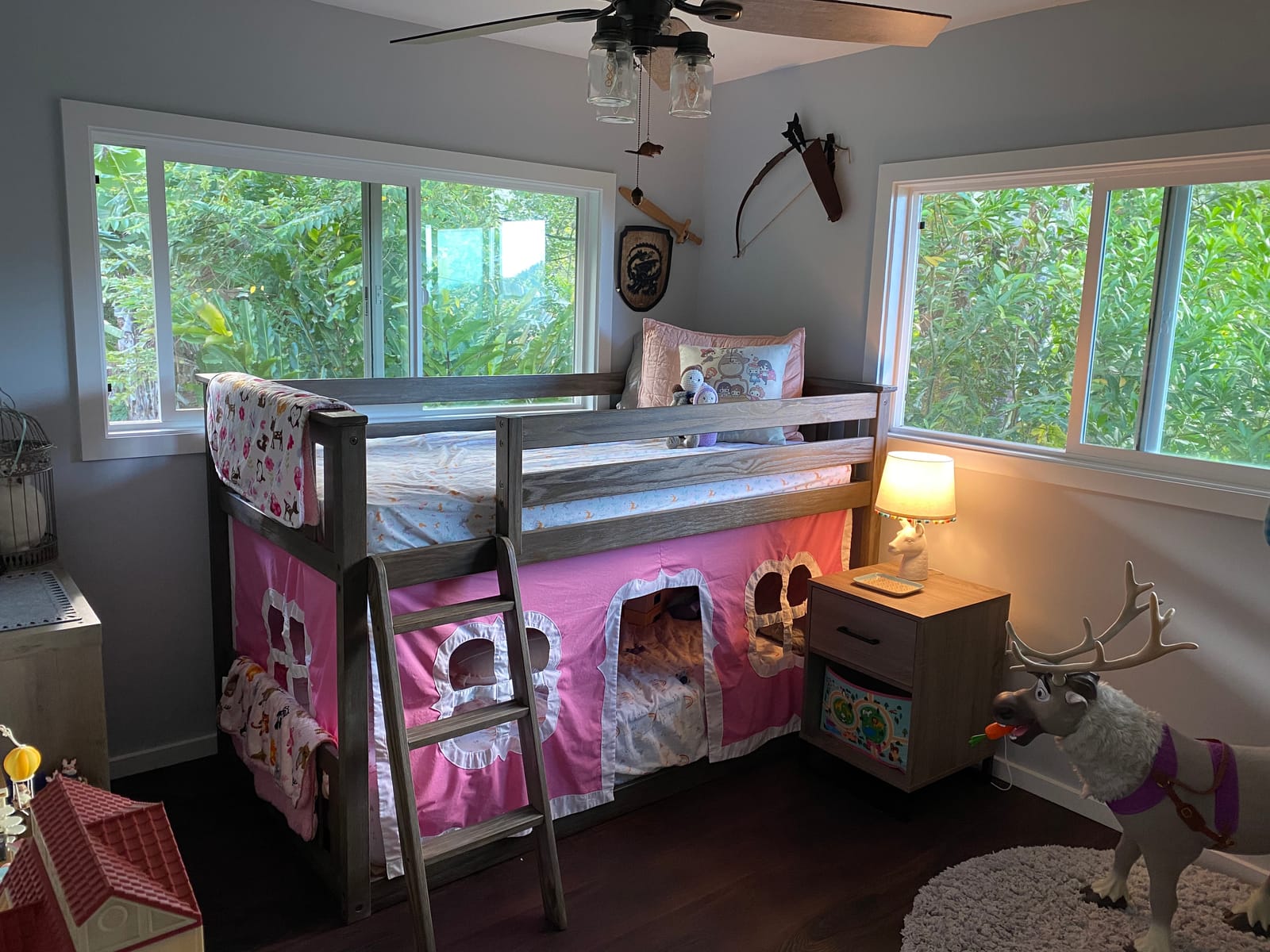 Max & Lily Fundamental Twin Low Bunk Bed, Kids Solid Wood Modern Bed Frame with Strong Wooden Slats, Non-Toxic Finishes, High Weight Capacity, Natural customer photo 1