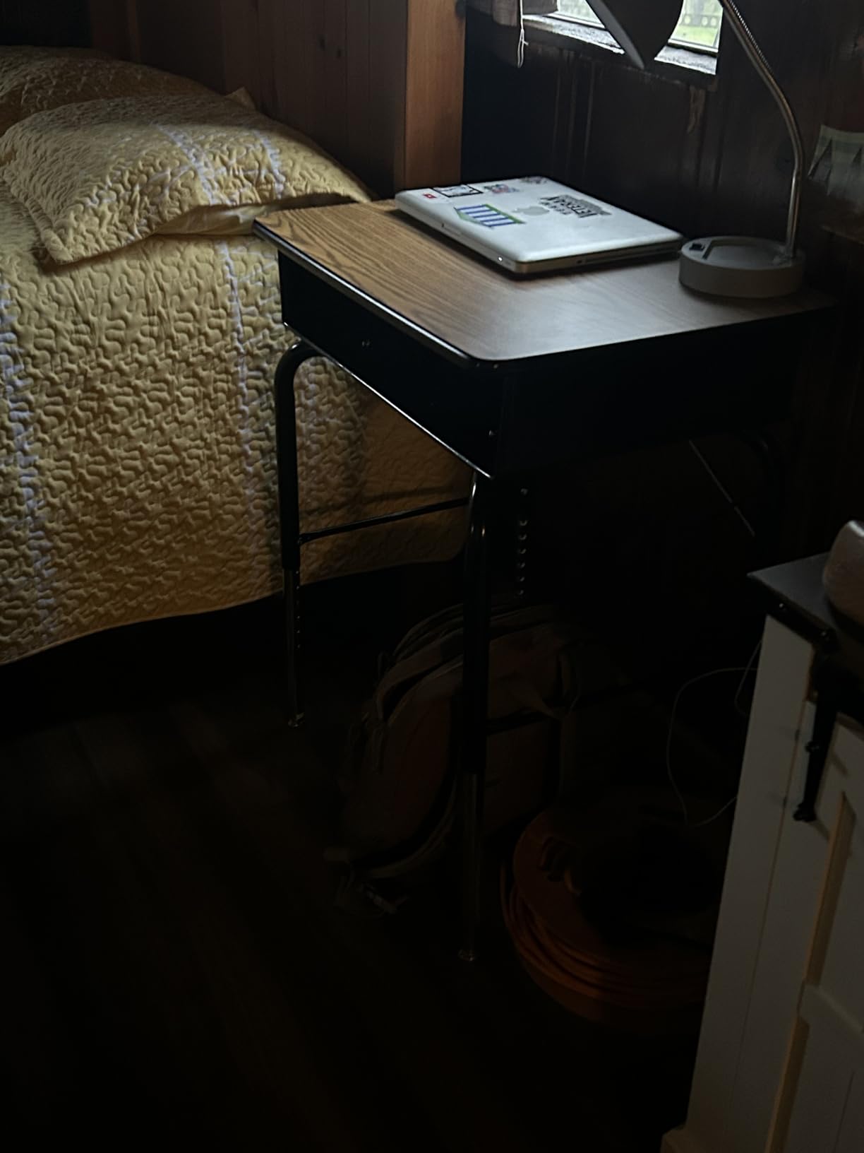 ECR4Kids Mobile Adjustable Height Student Desk, Sit/Stand, 23.9 x 18in, Oak customer photo 1