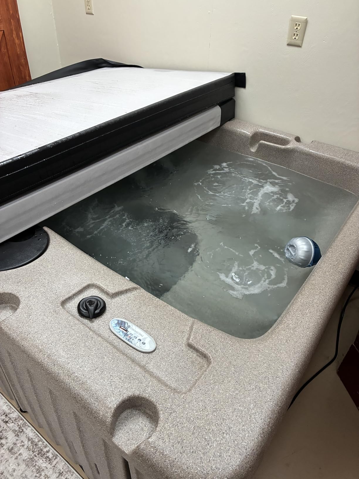 Aqualife Current 4-Adult Outdoor Hot Tub, Uses Standard Outlet, 14 Hydrotherapy Jets, Underwater Led Lighting, Cover Included customer photo 1
