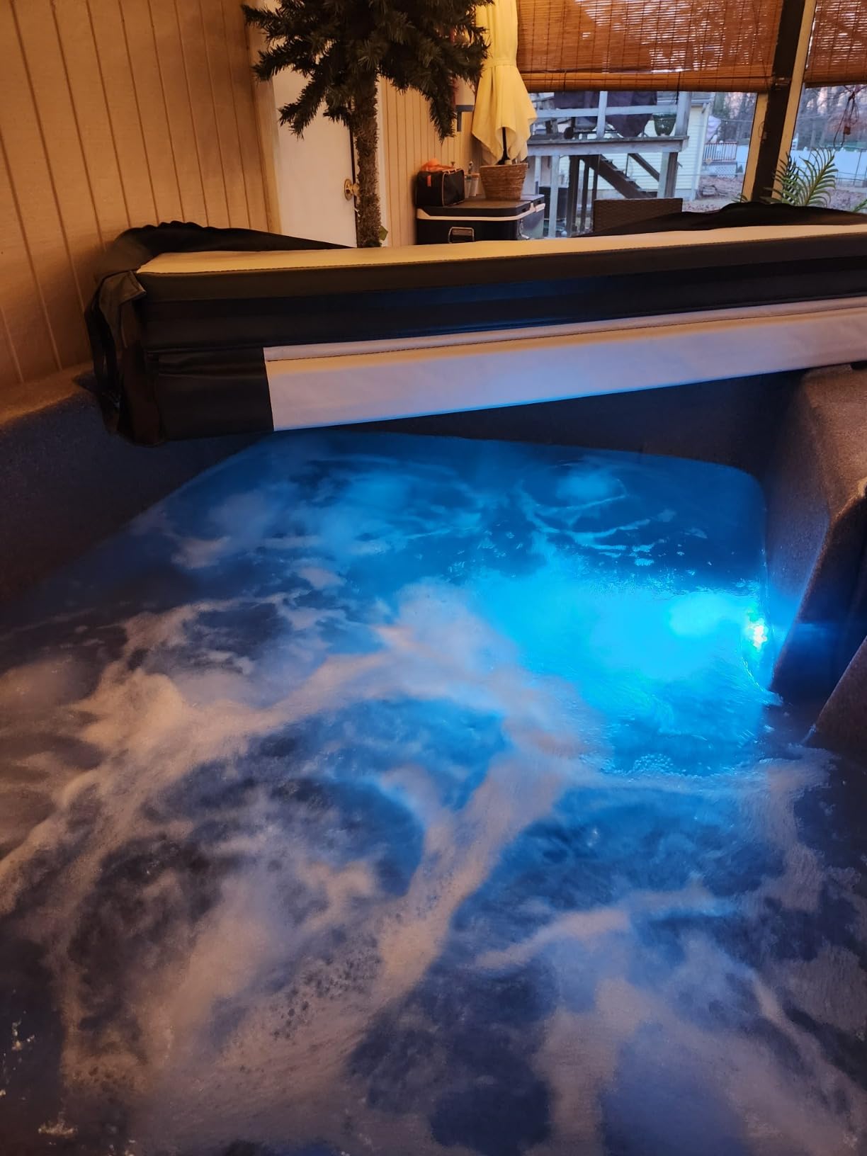Aqualife Current Outdoor Hot Tub, Free Extras, Fits 4-Adults, Plug and Play Spa, Free Cover Included customer photo 1