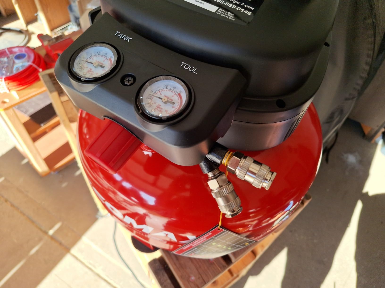 ECOMAX Air Compressor 6 Gallon 150 PSI Pancake Portable Oil-free Tank with 10 PCS Accessories Kit customer photo 1