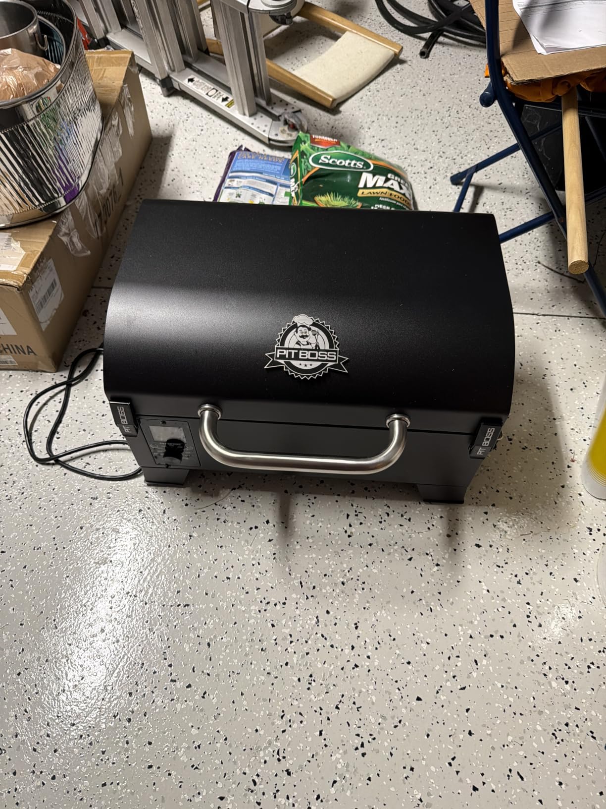 Pit Boss 150 Wood Pellet Grill & Smoker with Flame Broiler 256-Sq. In. Cooking Space, 180°F to 500°F Temperature Range, 7 lb. Pellet Hopper, for Tailgating, Camping, or Travel, Black customer photo 2