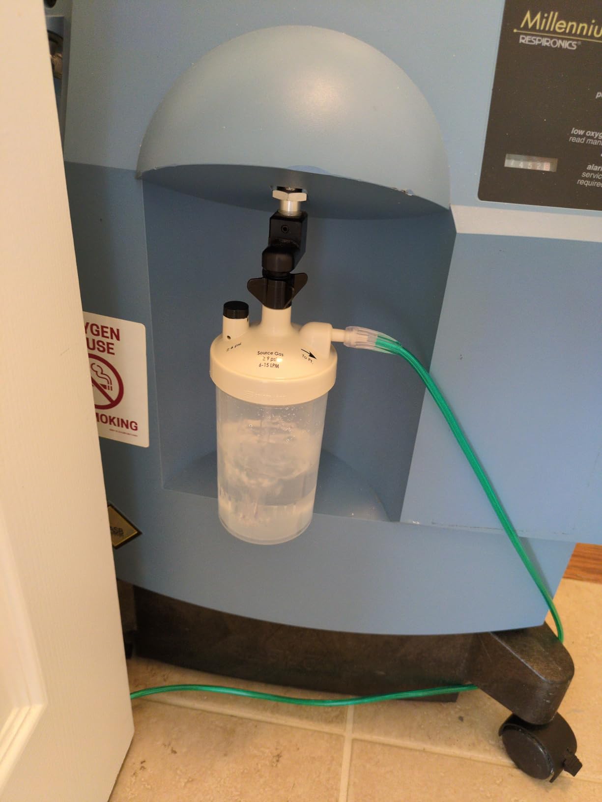 Oxygen Humidifier Bottle for Oxygen Concentrator customer photo 1