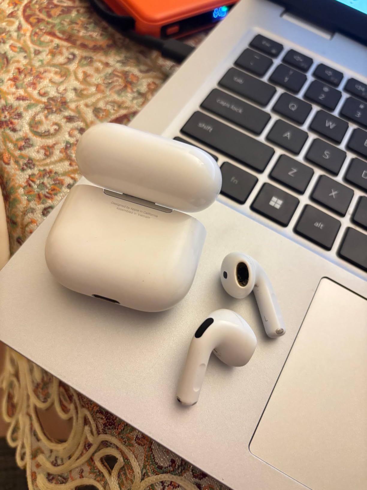 Apple AirPods 4 Wireless Earbuds customer photo 1