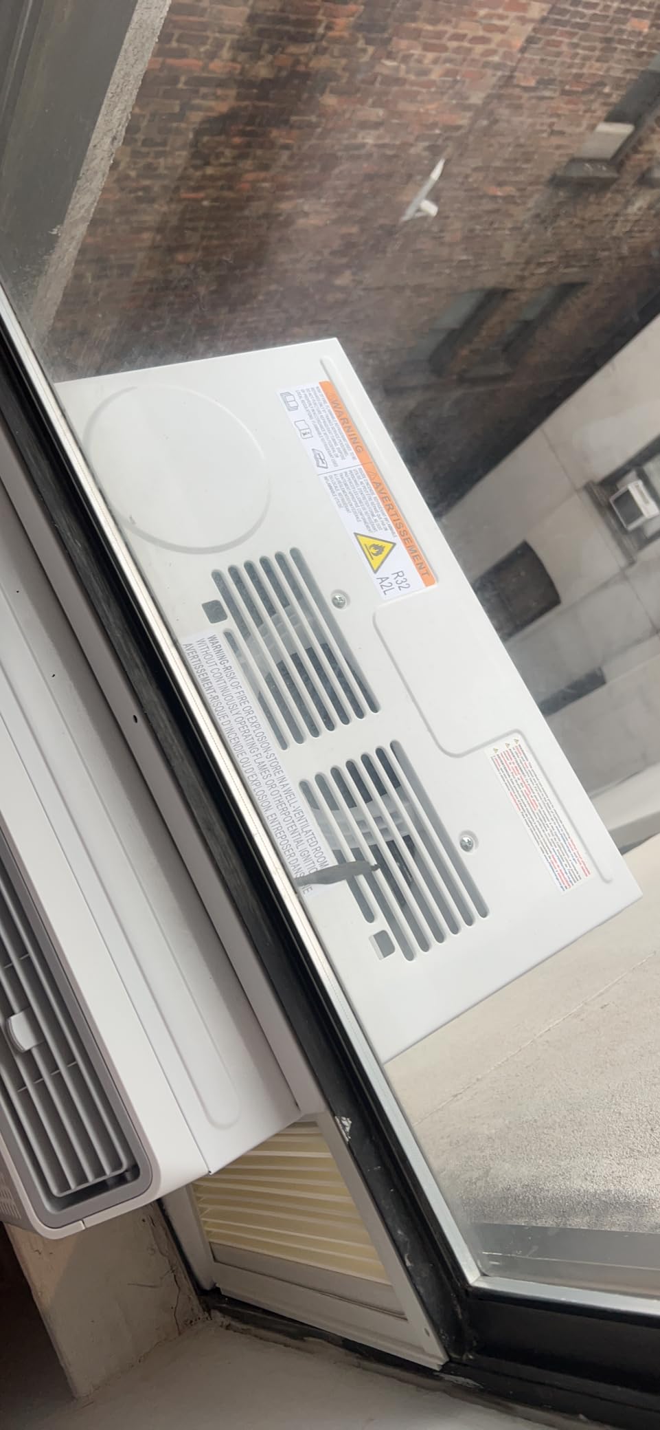 DELLA 12000 BTU Smart Window Air Conditioner, Works with Alexa and WiFi, Cools Up to 550 Sq. Ft, GEO Location, Energy Saving AC Unit with Smart Controls, Remote, Dehumidifier, Reusable Filter customer photo 2