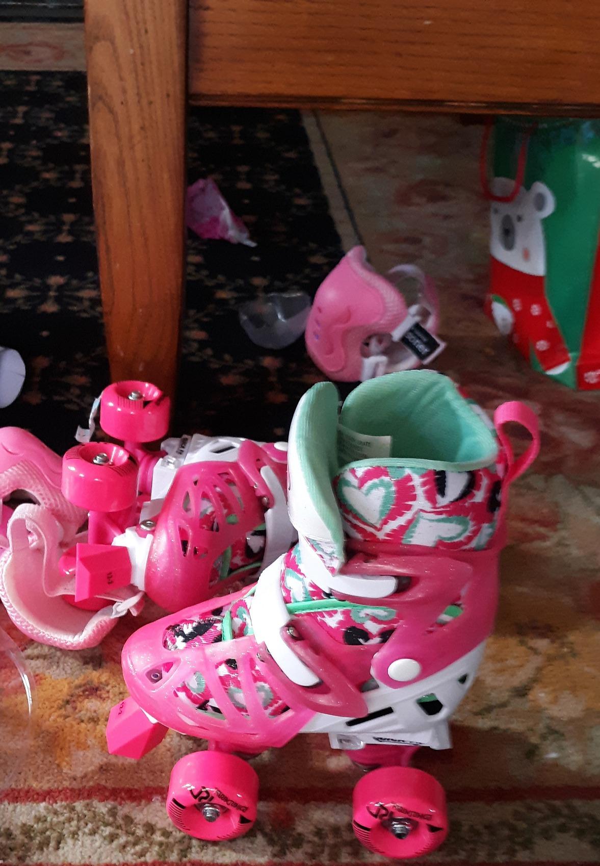 Roller Derby Trac Star Adjustable Skates for Kids, Beginners customer photo 1