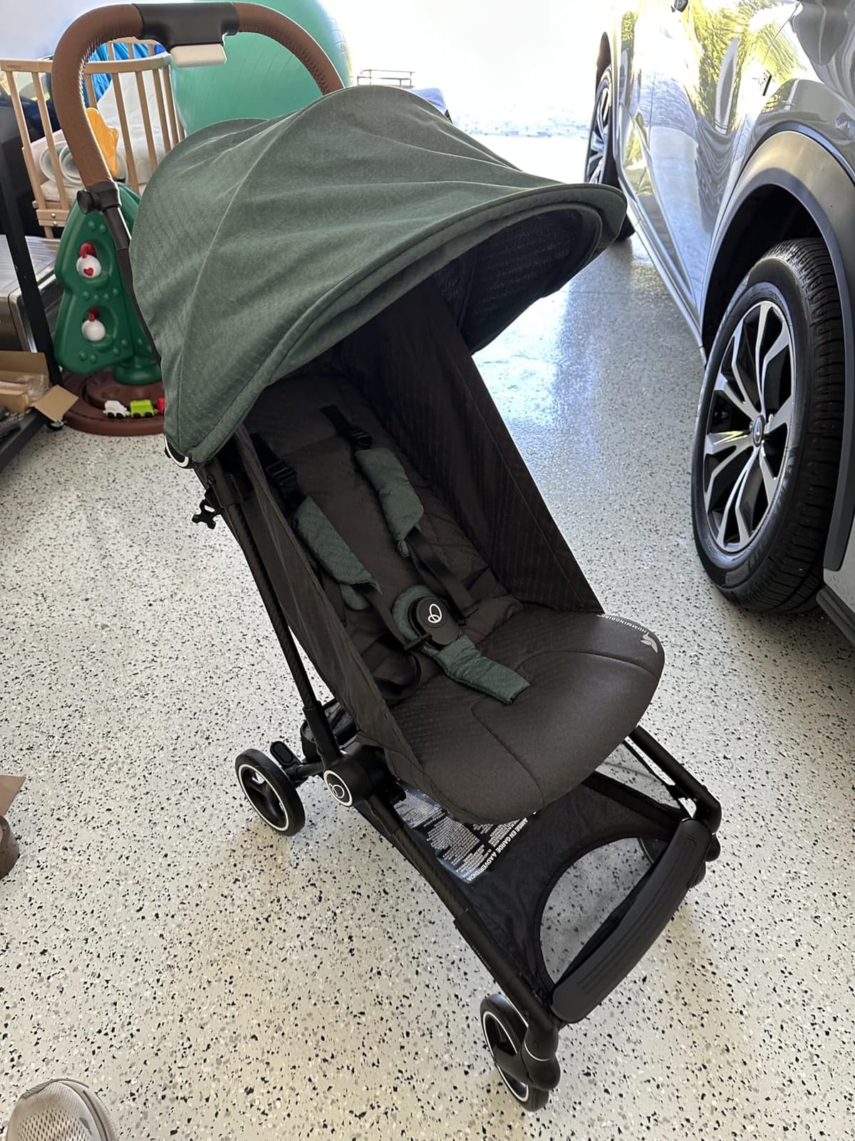 Evenflo Hummingbird Ultra-Lightweight Carbon Fiber Stroller (Calypte Pink) customer photo 1